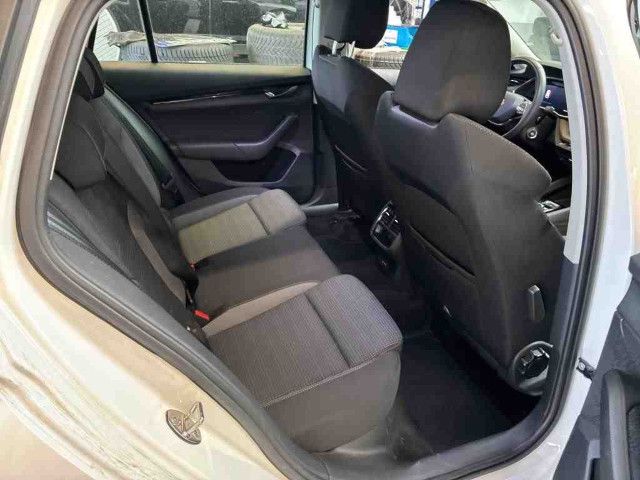 Fahrzeugabbildung SKODA Octavia Combi Ambition 2.0 TDI DSG LED Navi PDC