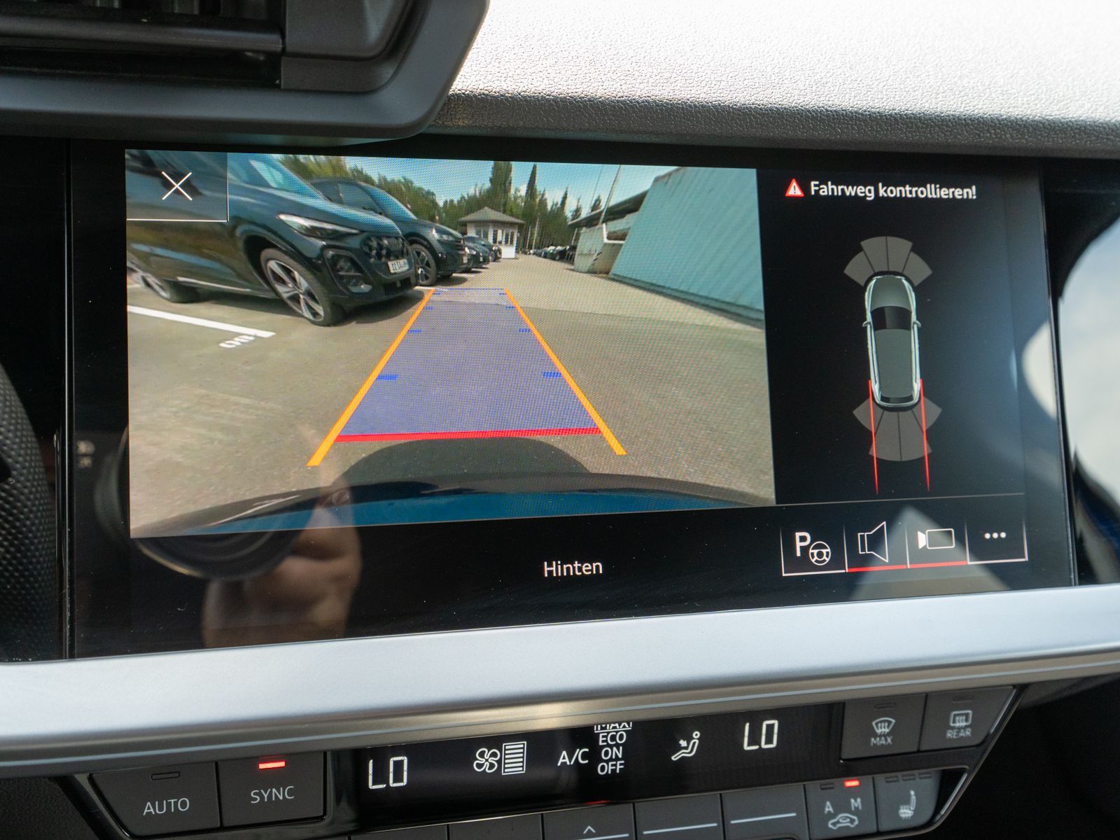 Fahrzeugabbildung Audi A3 Sportback S line 30TDI Stron LED Navi SHZ RFK