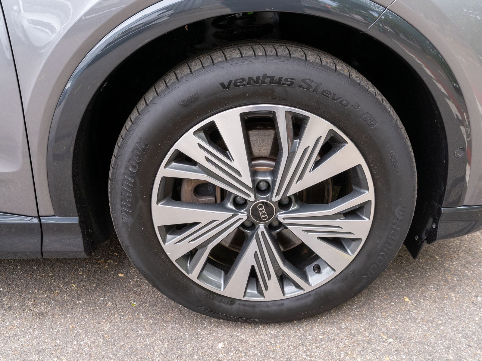 Fahrzeugabbildung Audi Q4 advanced 40 e-tron MATRIX Navi RFK ACC Wäpu