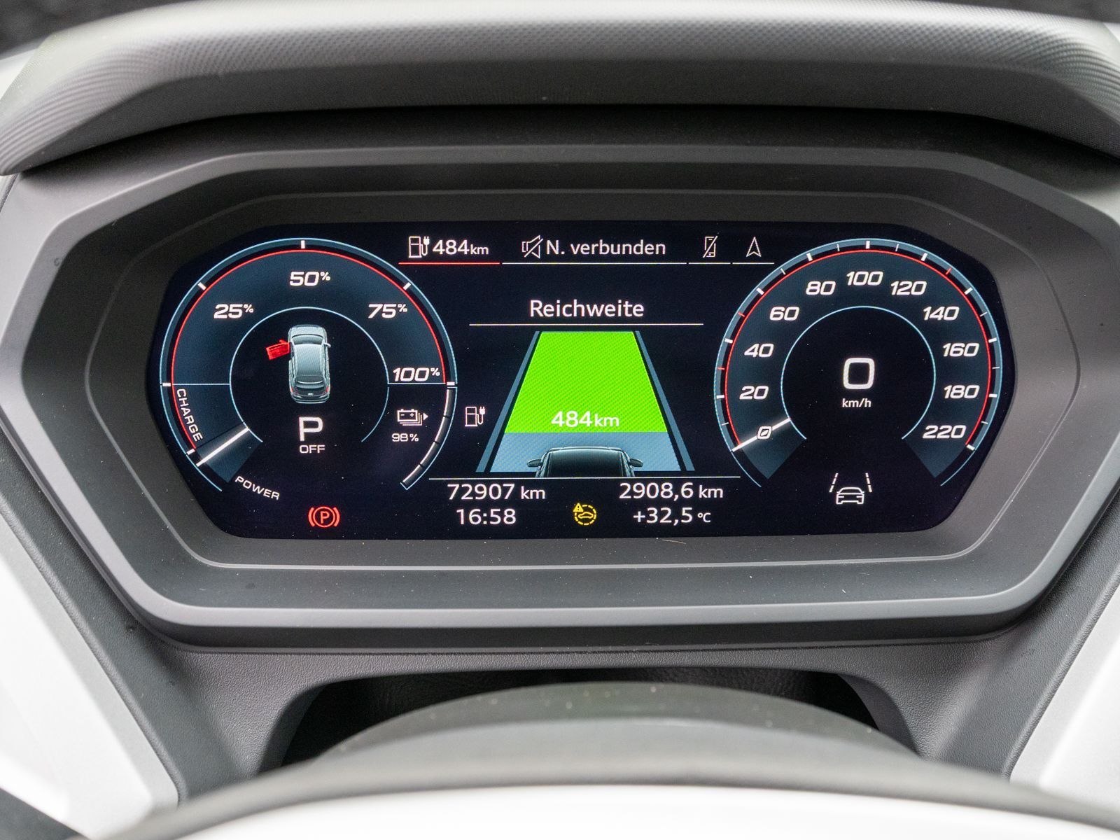 Fahrzeugabbildung Audi Q4 advanced 40 e-tron MATRIX Navi RFK ACC Wäpu