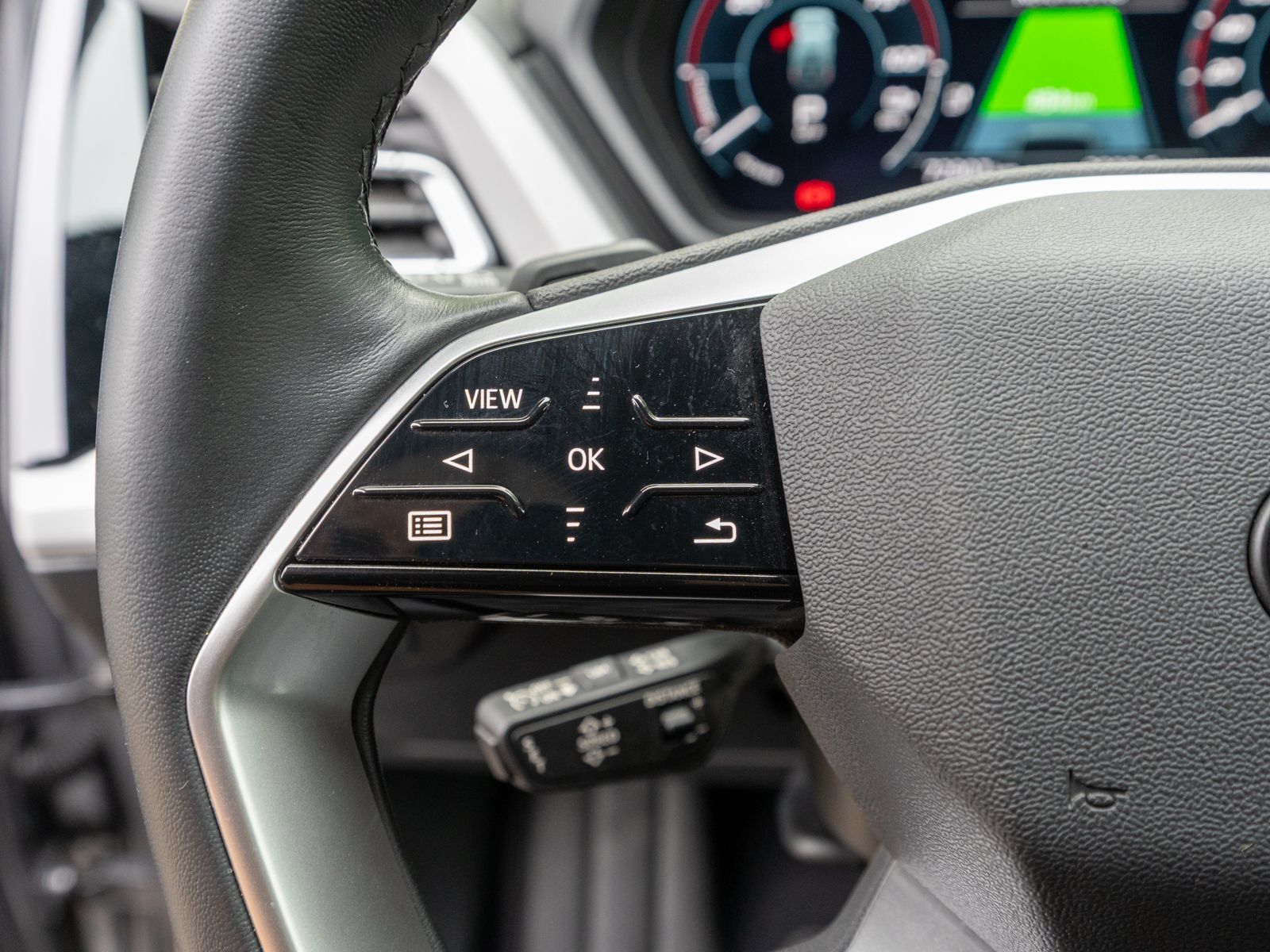 Fahrzeugabbildung Audi Q4 advanced 40 e-tron MATRIX Navi RFK ACC Wäpu