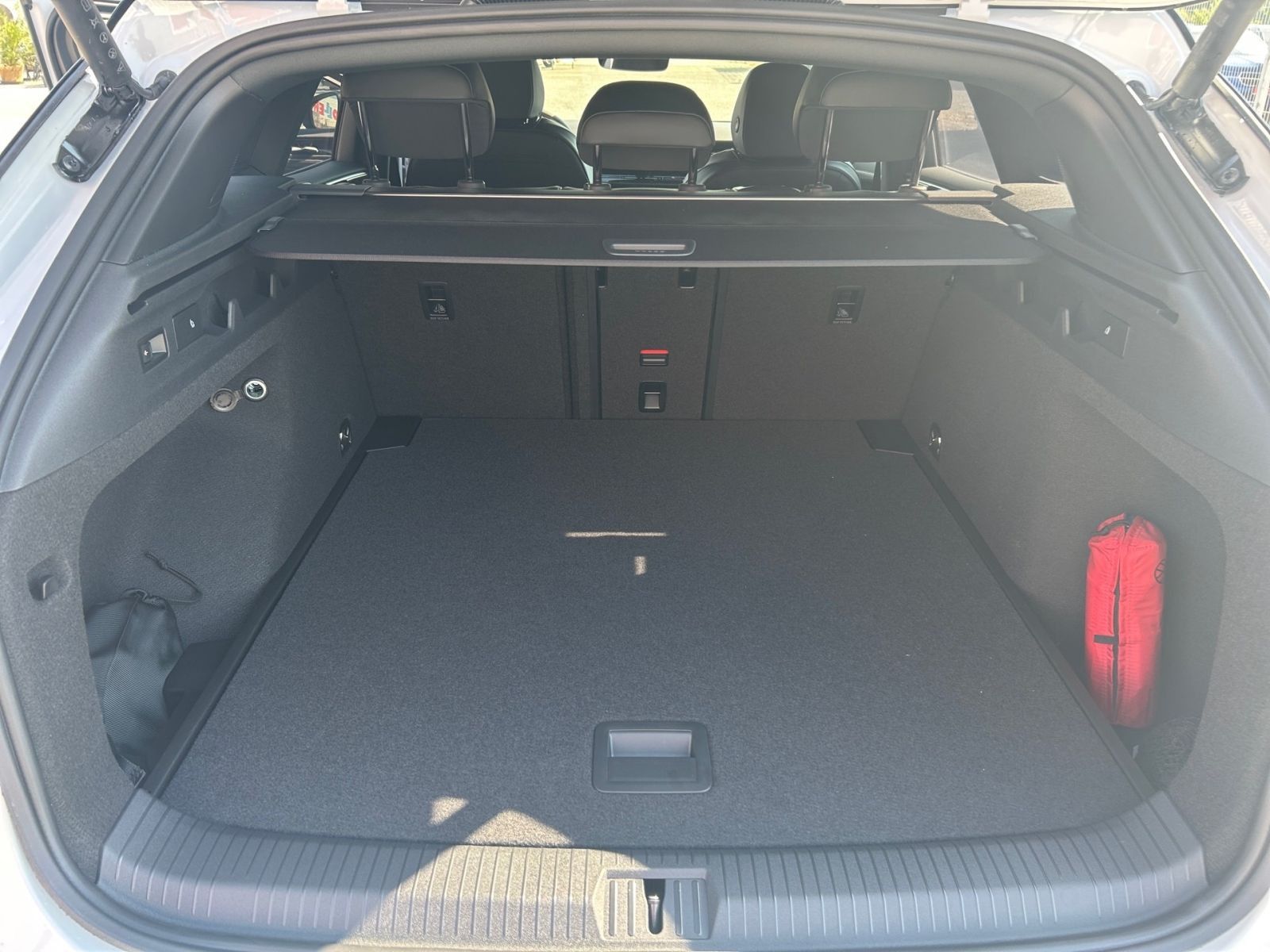 Fahrzeugabbildung Volkswagen ID.7 Tourer Pro S 210 kW (286 PS)