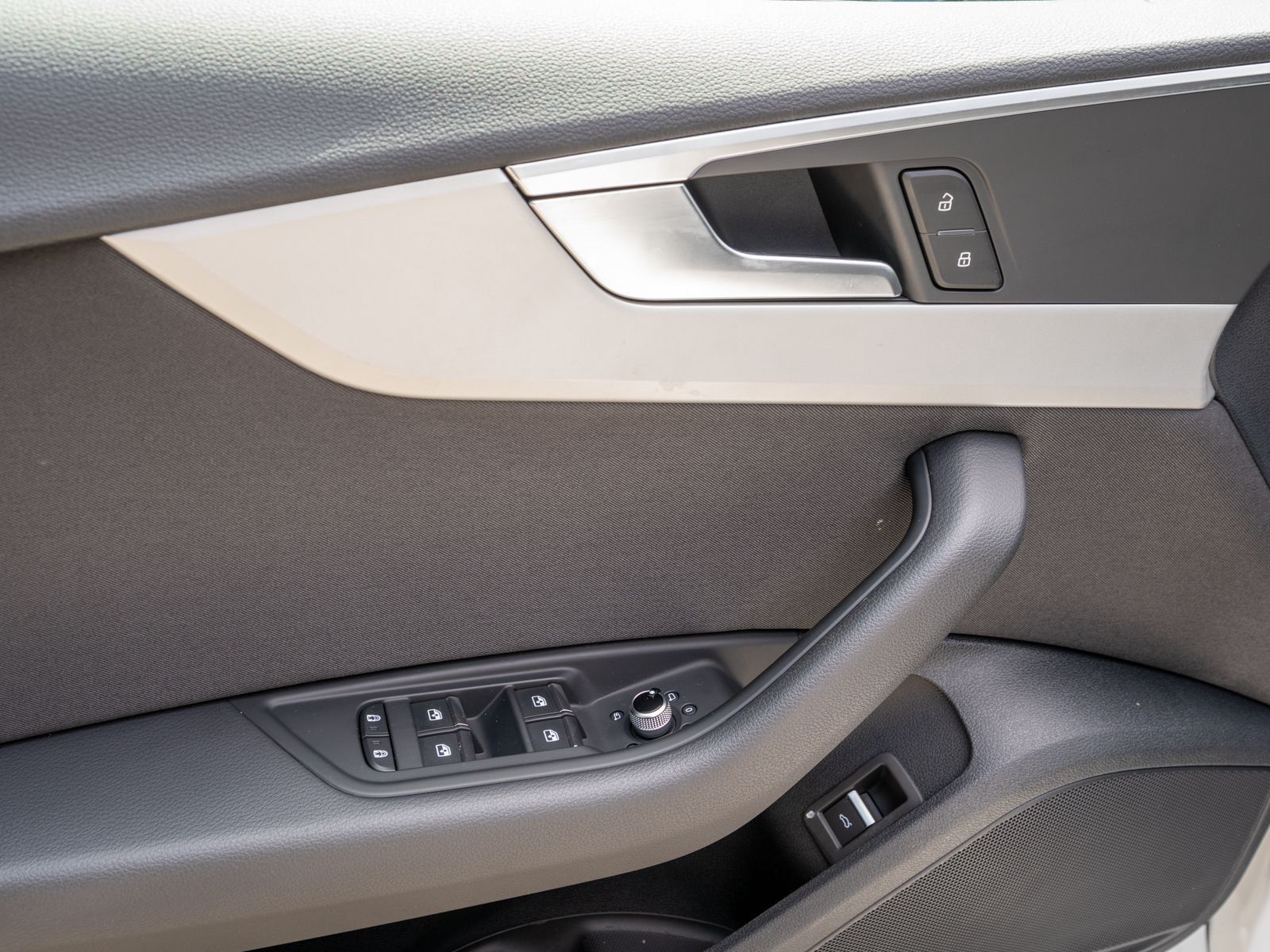 Fahrzeugabbildung Audi A5 Sportback S line 40TDI quattro NAVI LED PANO