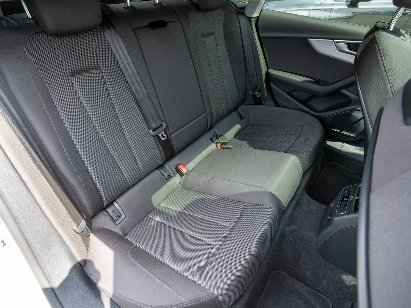 Fahrzeugabbildung Audi A5 Sportback S line 40TDI quattro NAVI LED PANO