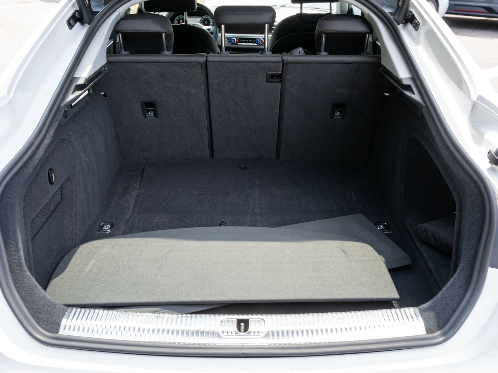 Fahrzeugabbildung Audi A5 Sportback S line 40TDI quattro NAVI LED PANO
