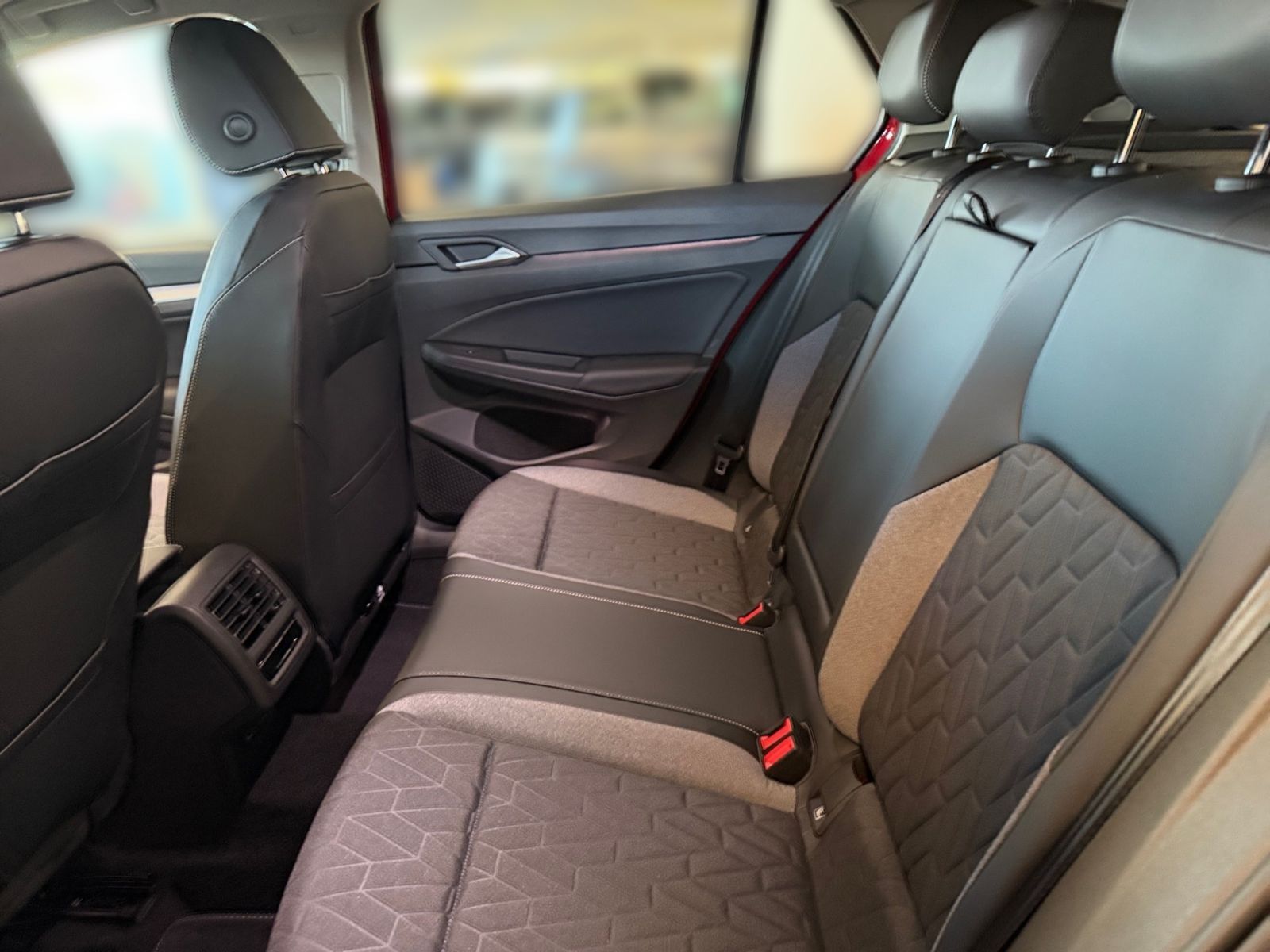 Fahrzeugabbildung Volkswagen Golf ENERGY 1.5 eTSI DSG LED Digital-Cockpit