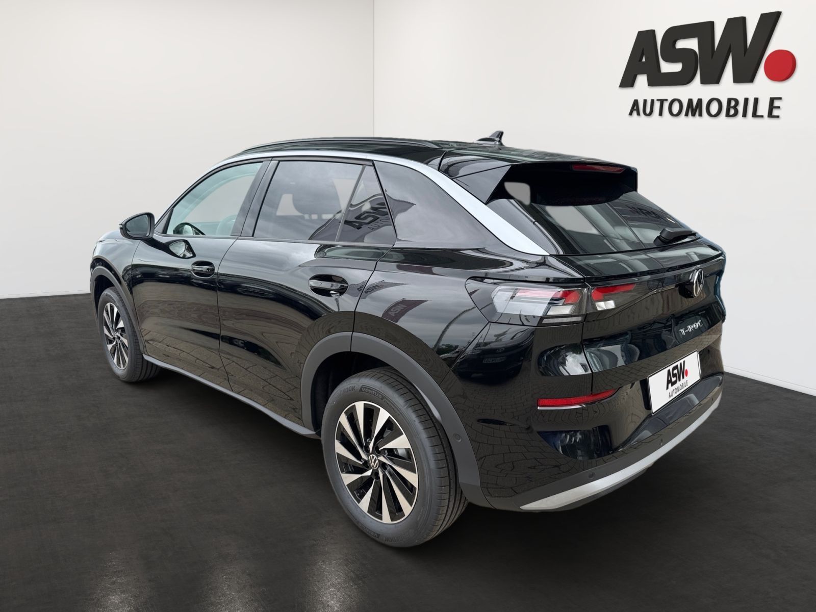 Fahrzeugabbildung Volkswagen T-Roc 1.5 eTSI Life AHK ACC LED Rückfahr-Kamera