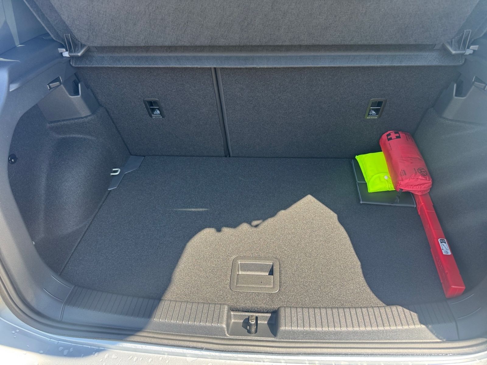 Fahrzeugabbildung Volkswagen T-Cross ENERGY 1.0 TSI DSG AHK Rückfahr-Kamera