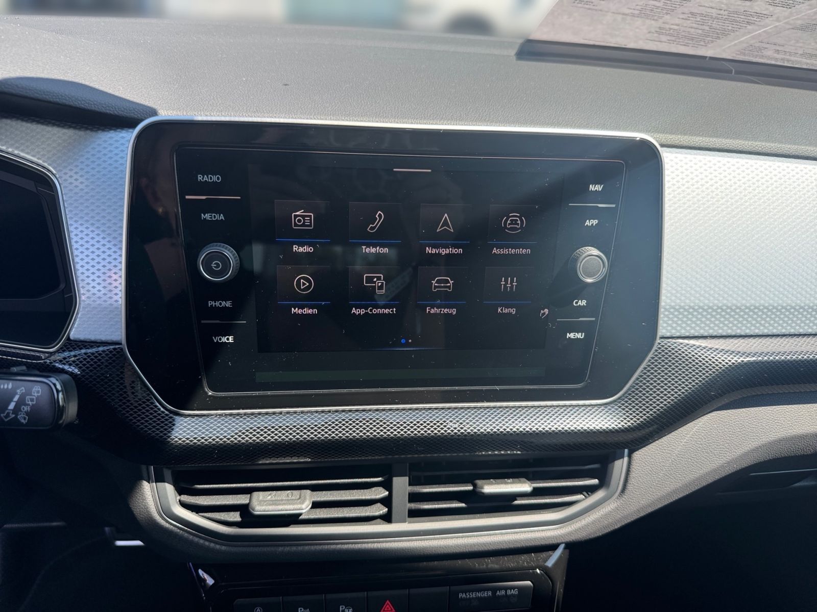 Fahrzeugabbildung Volkswagen T-Cross ENERGY 1.0 TSI DSG AHK Rückfahr-Kamera