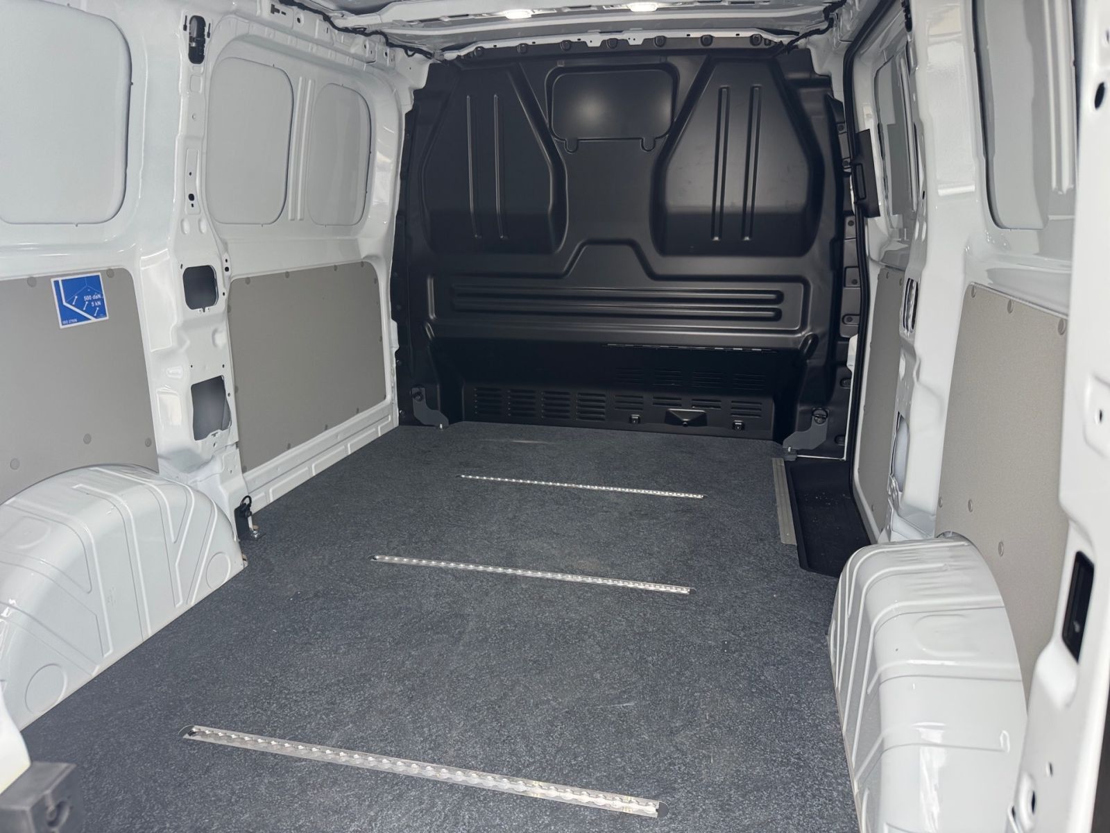 Fahrzeugabbildung Volkswagen New Transporter Kasten 2.0 TDI AHK EINPARKHILFE