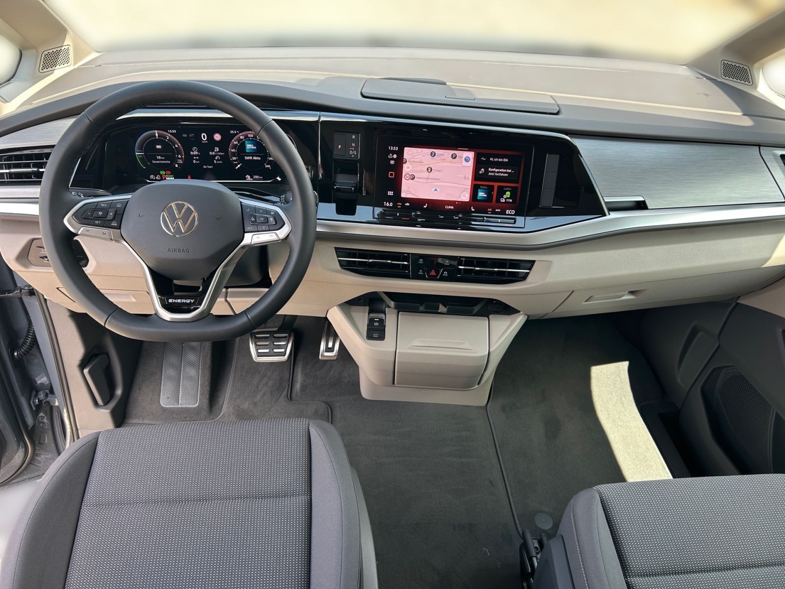 Fahrzeugabbildung Volkswagen Multivan ENERGY 1.5 eHybrid 4MOT. AHK LED-Matrix