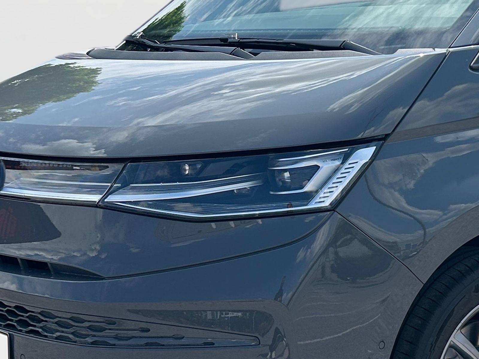 Fahrzeugabbildung Volkswagen Multivan ENERGY 1.5 eHybrid 4MOT. AHK LED-Matrix