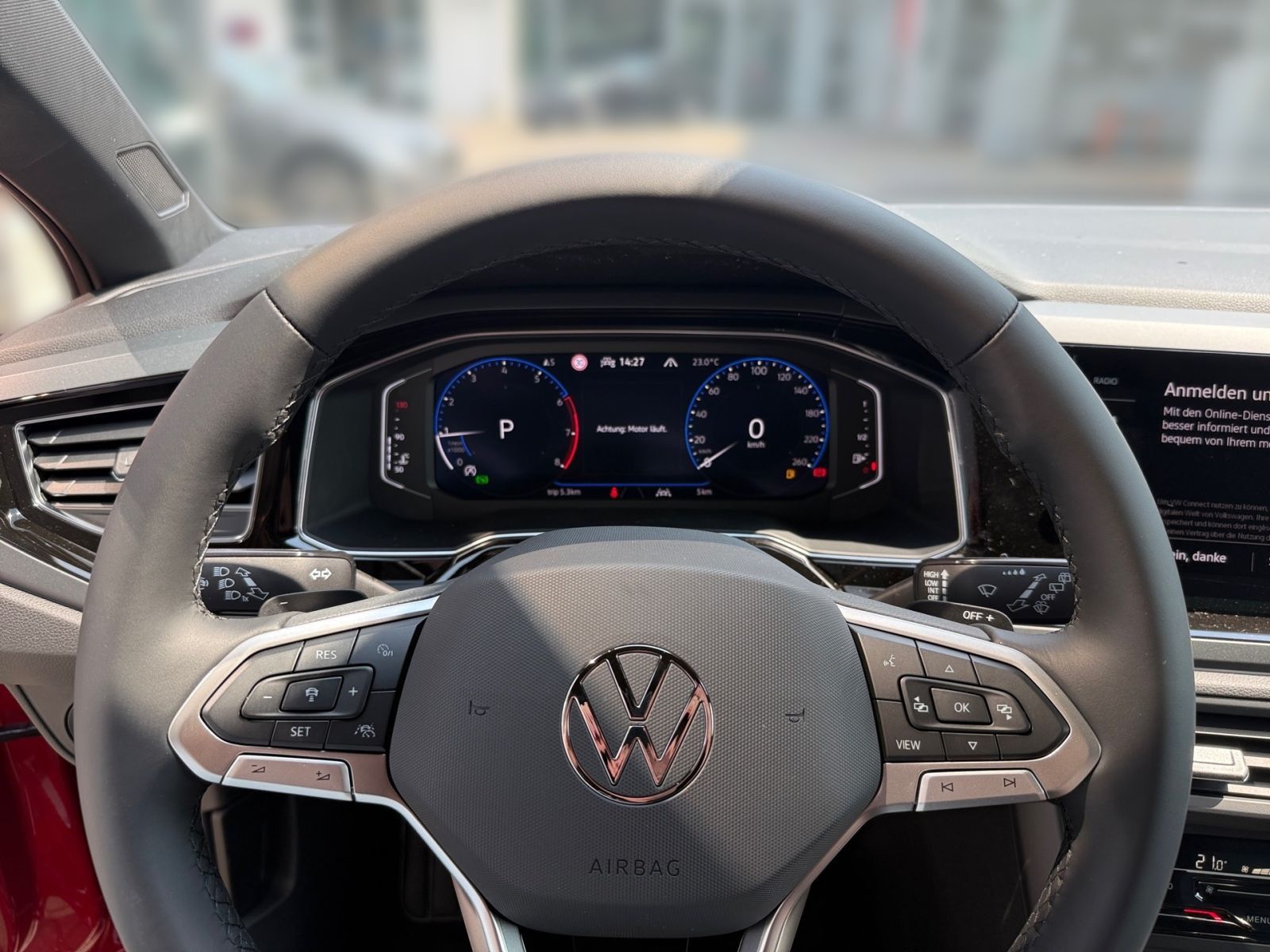 Fahrzeugabbildung Volkswagen Taigo R-Line 1.5 TSI DSG AHK ACC NAVI RÜCKFAHR-K