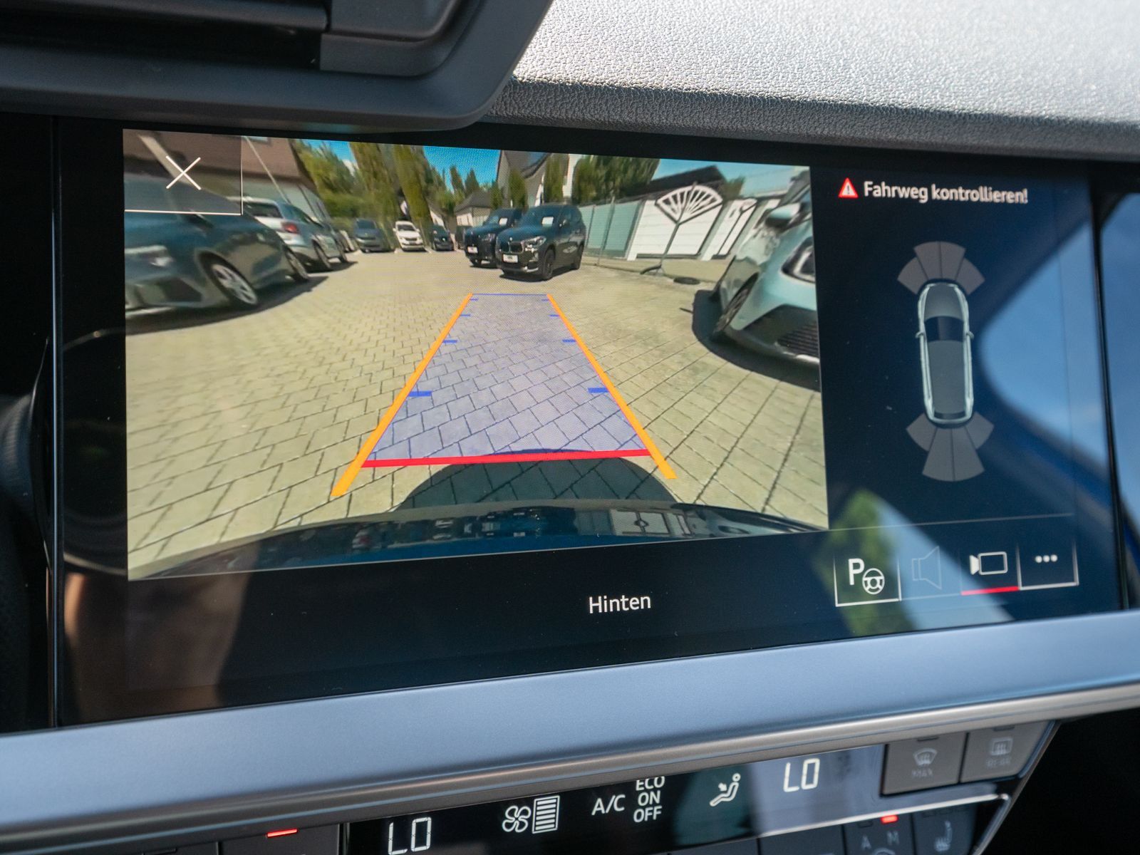 Fahrzeugabbildung Audi A3 Sportback S line 30TDI NAVI MATRIX HUD RFK VC