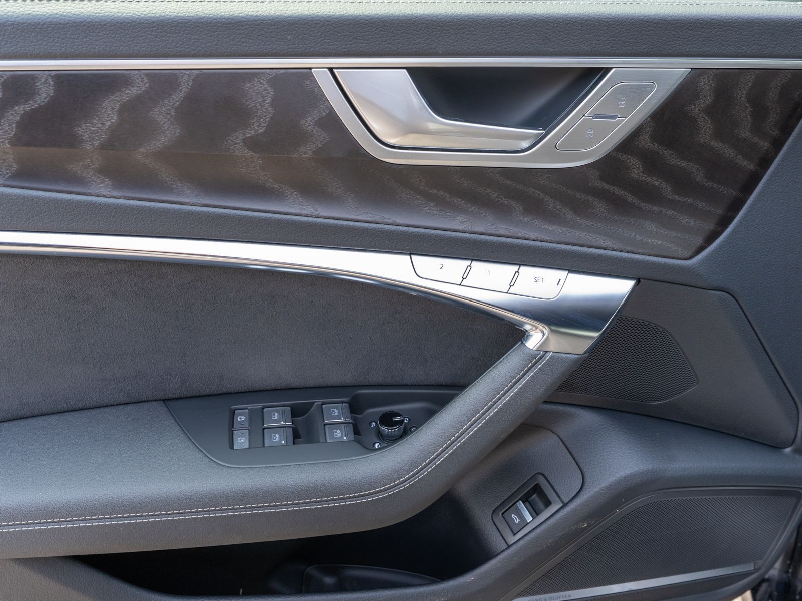 Fahrzeugabbildung Audi S6 Avant 3.0TDI quattro tiptronic PANO LEDER B&O