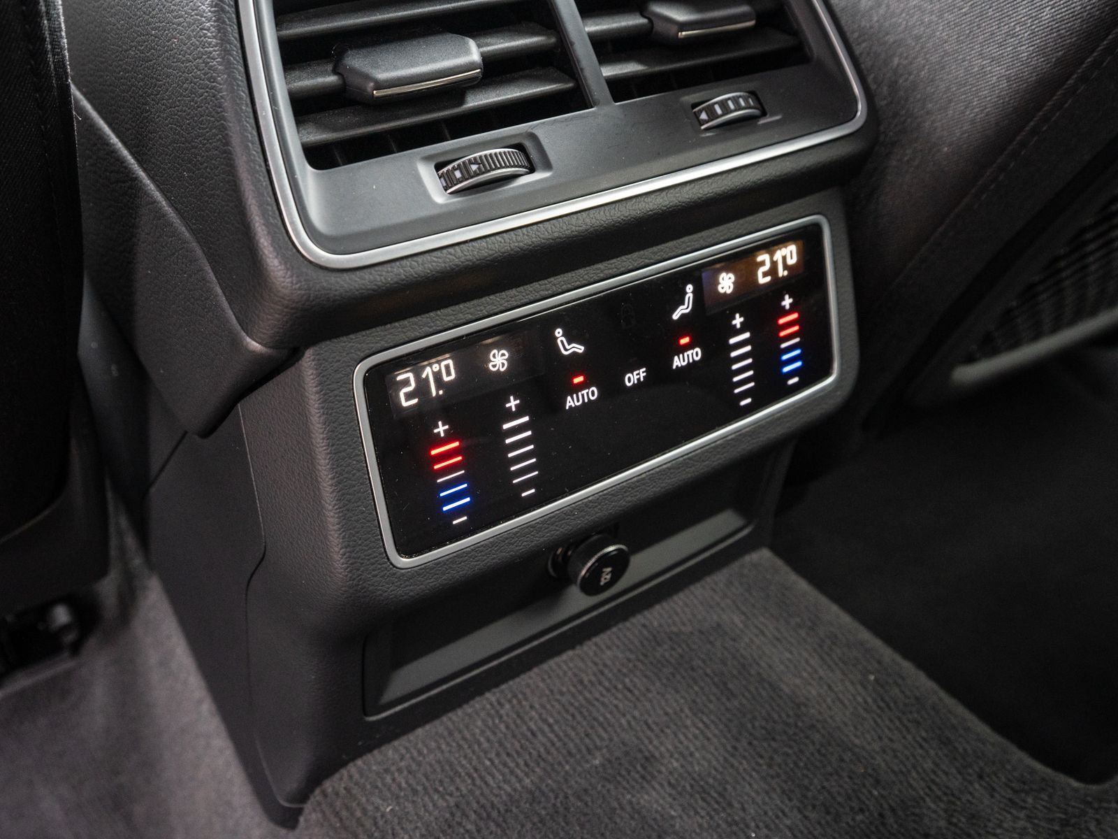Fahrzeugabbildung Audi A6 Avant sport 50TFSI e quattr Stron LED RFK AHK