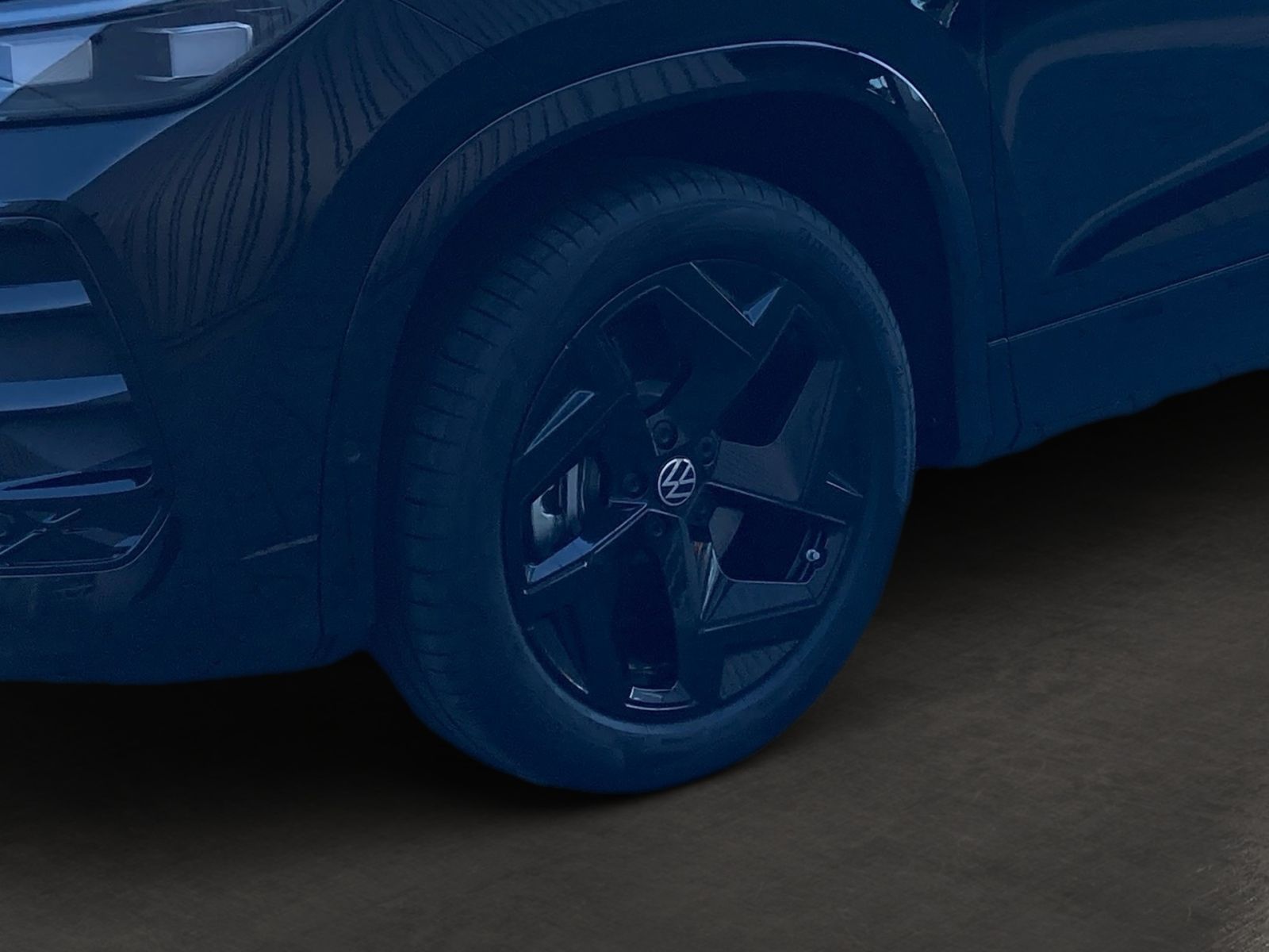 Fahrzeugabbildung Volkswagen Tayron R-Line 2,0 TSI 4MOTION DSG AHK PANO 360°K