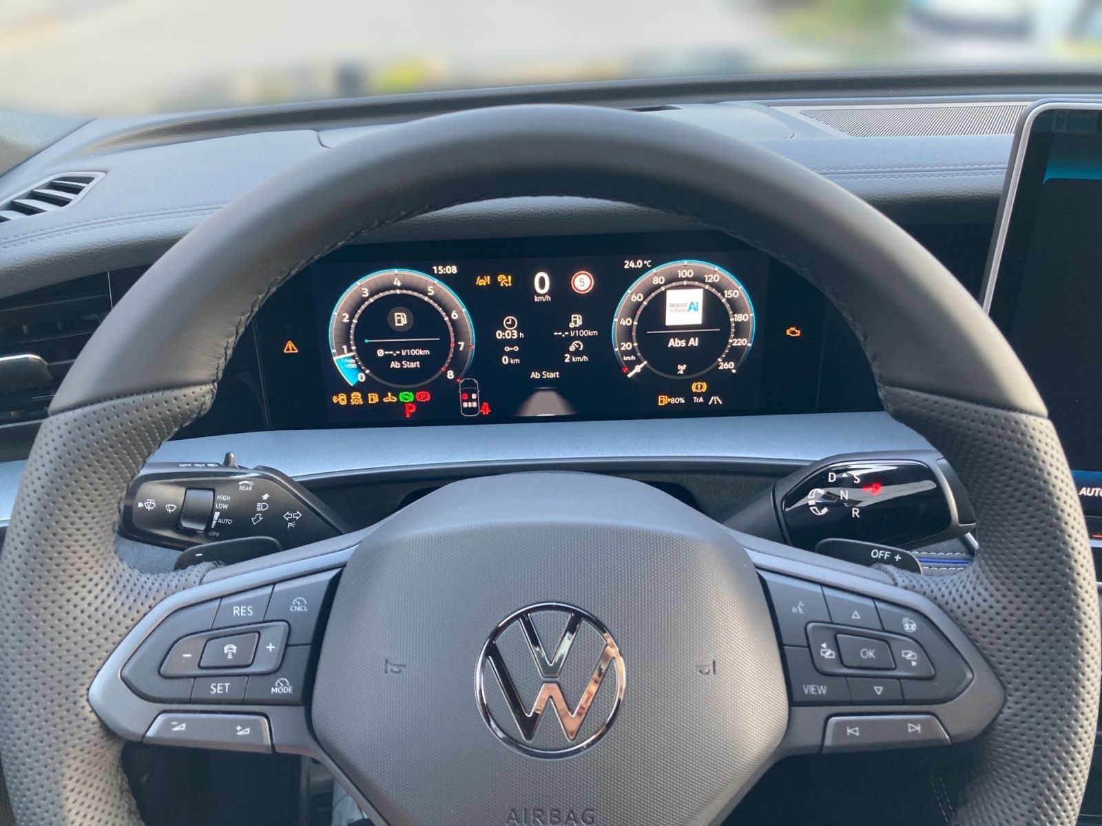 Fahrzeugabbildung Volkswagen Tayron R-Line 2,0 TSI 4MOTION DSG AHK PANO 360°K