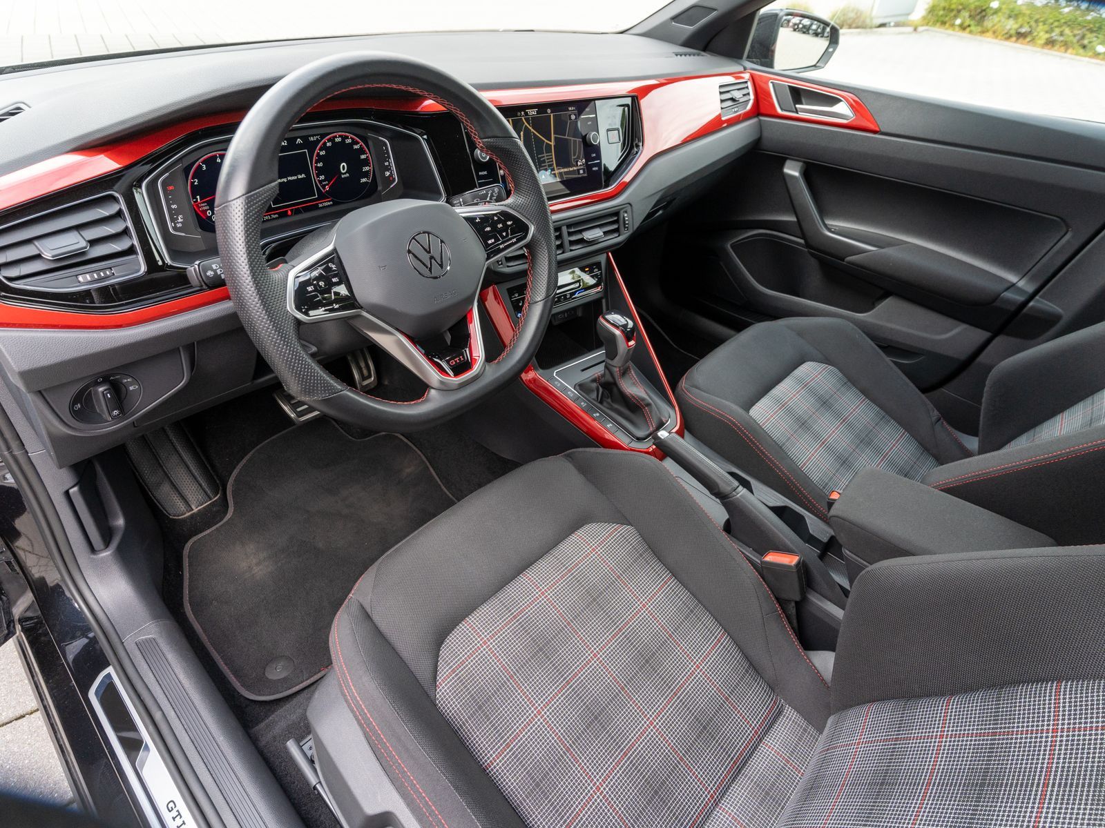 Fahrzeugabbildung Volkswagen Polo GTI 2.0 TSI DSG MATRIX Navi KLIMA SHZ RFK