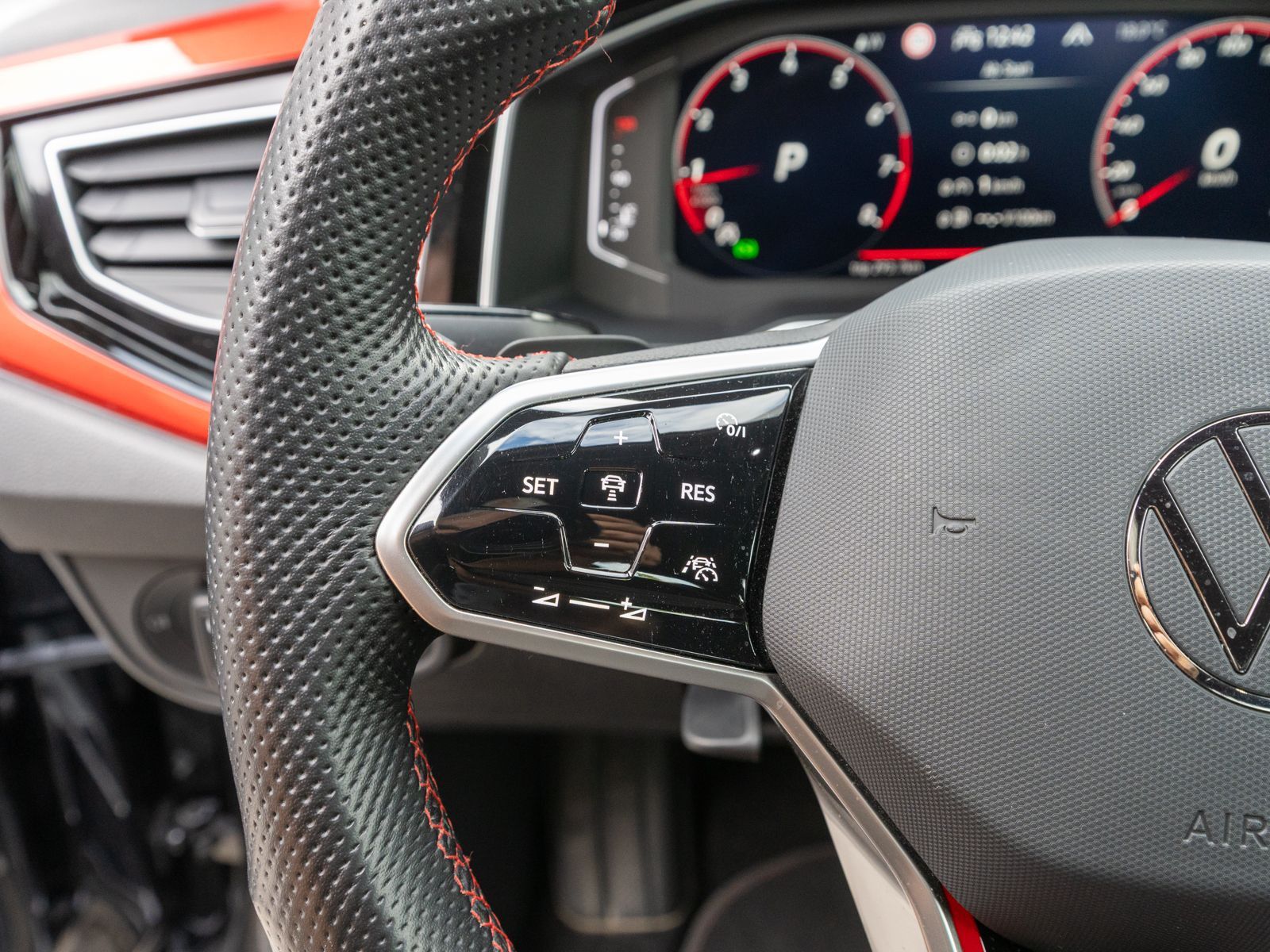 Fahrzeugabbildung Volkswagen Polo GTI 2.0 TSI DSG MATRIX Navi KLIMA SHZ RFK