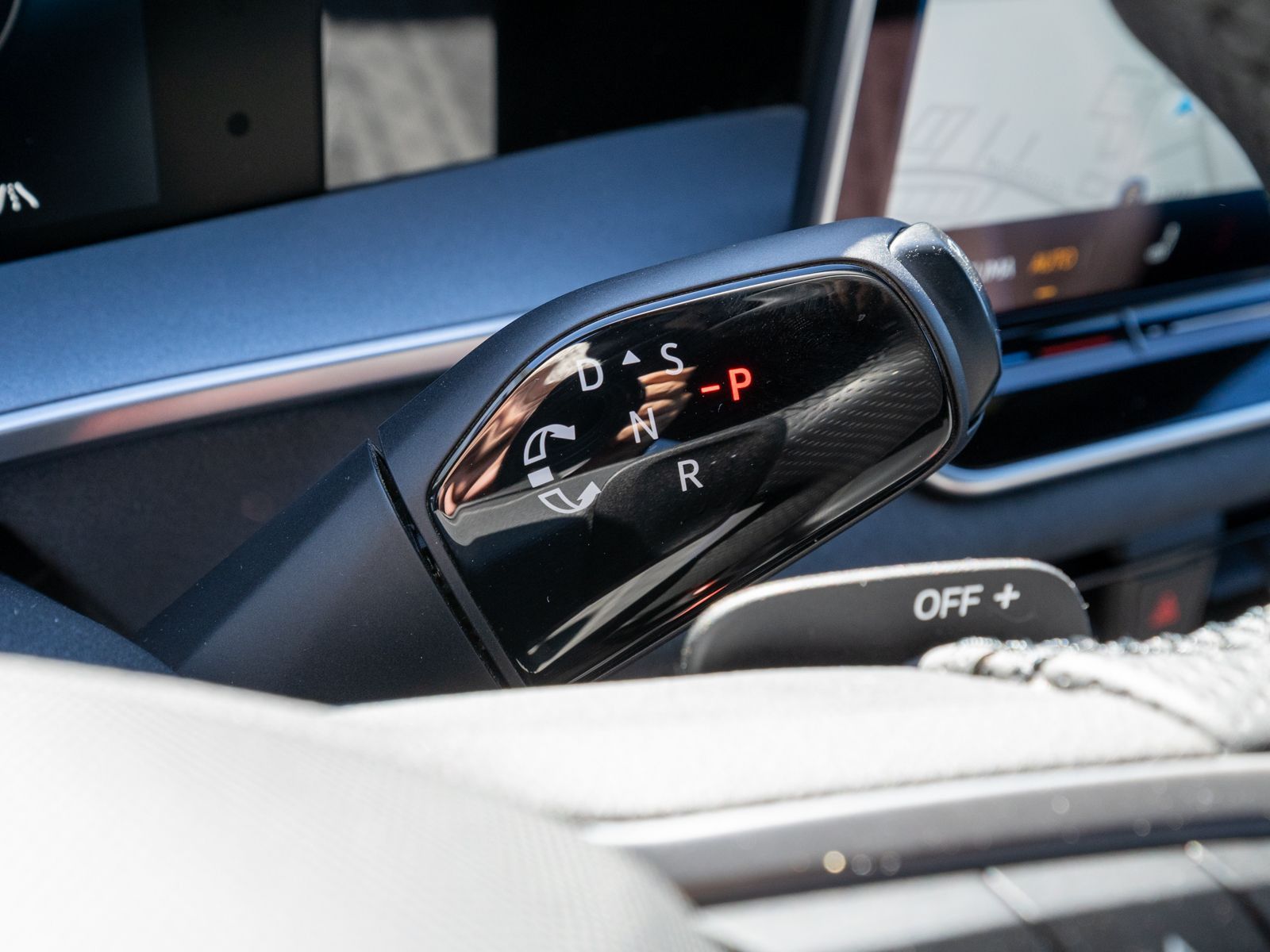 Fahrzeugabbildung Volkswagen Tayron R-Line 2.0 TDI MATRIX Navi 360° ACC AHK