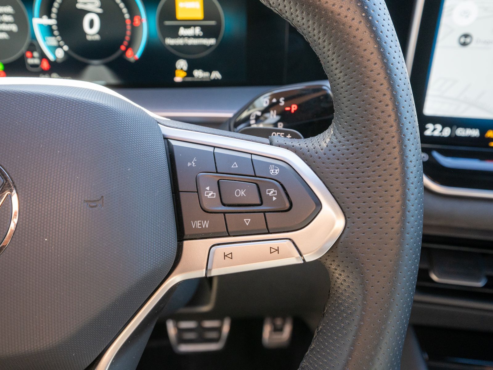 Fahrzeugabbildung Volkswagen Tayron R-Line 2.0 TDI MATRIX Navi 360° ACC AHK