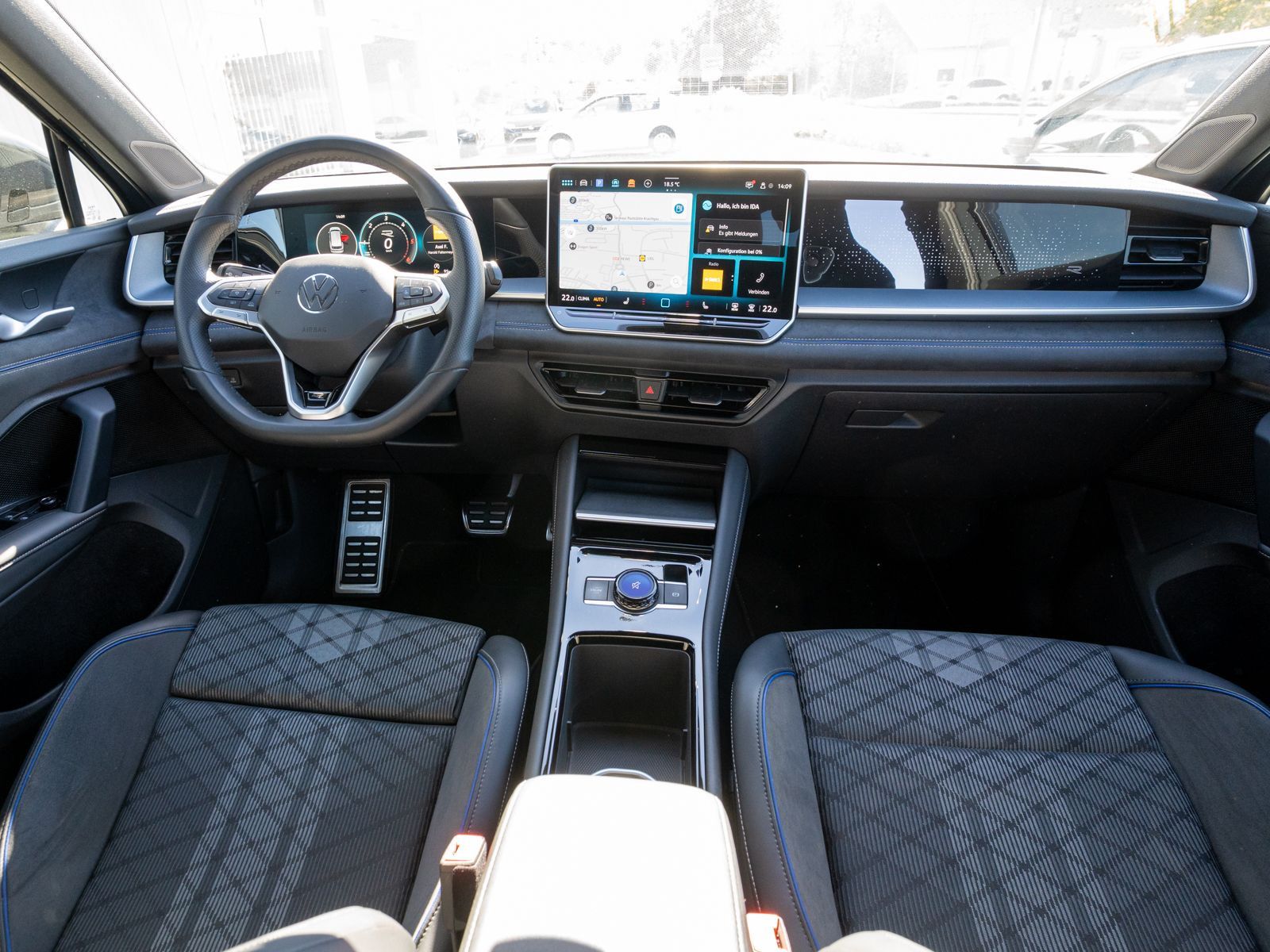 Fahrzeugabbildung Volkswagen Tayron R-Line 2.0 TDI MATRIX Navi 360° ACC AHK