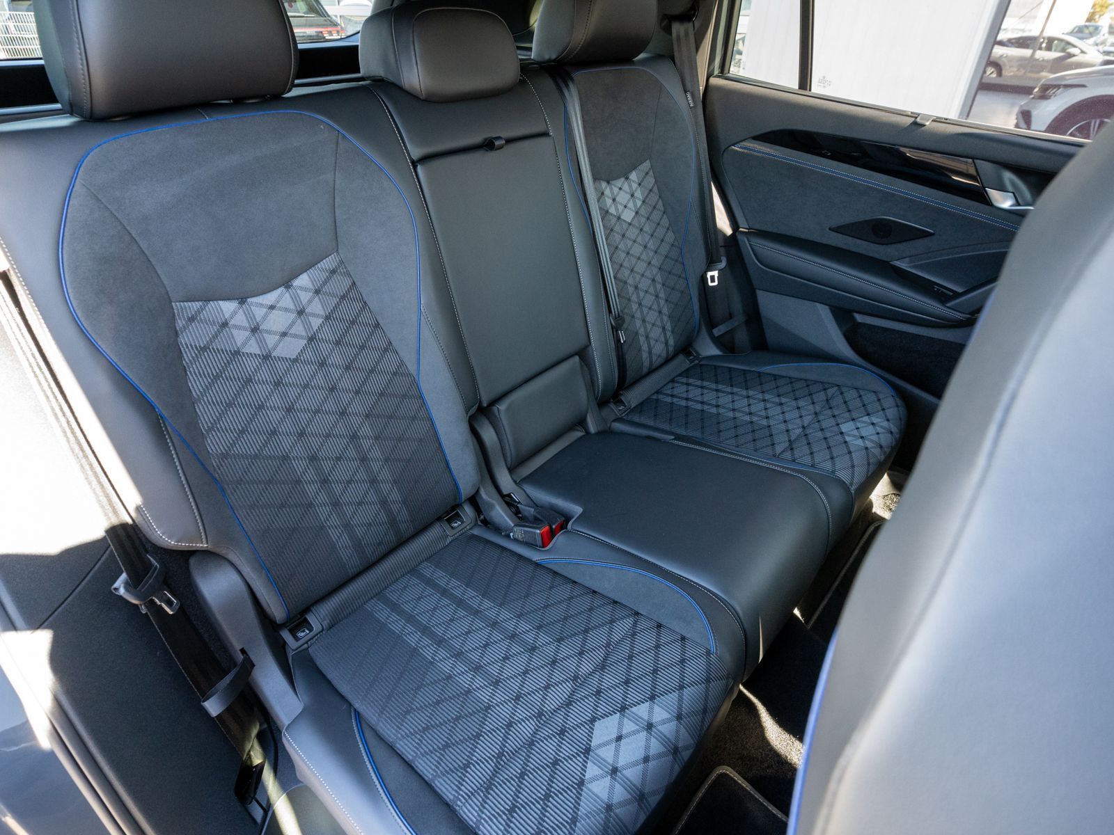 Fahrzeugabbildung Volkswagen Tayron R-Line 2.0 TDI MATRIX Navi 360° ACC AHK