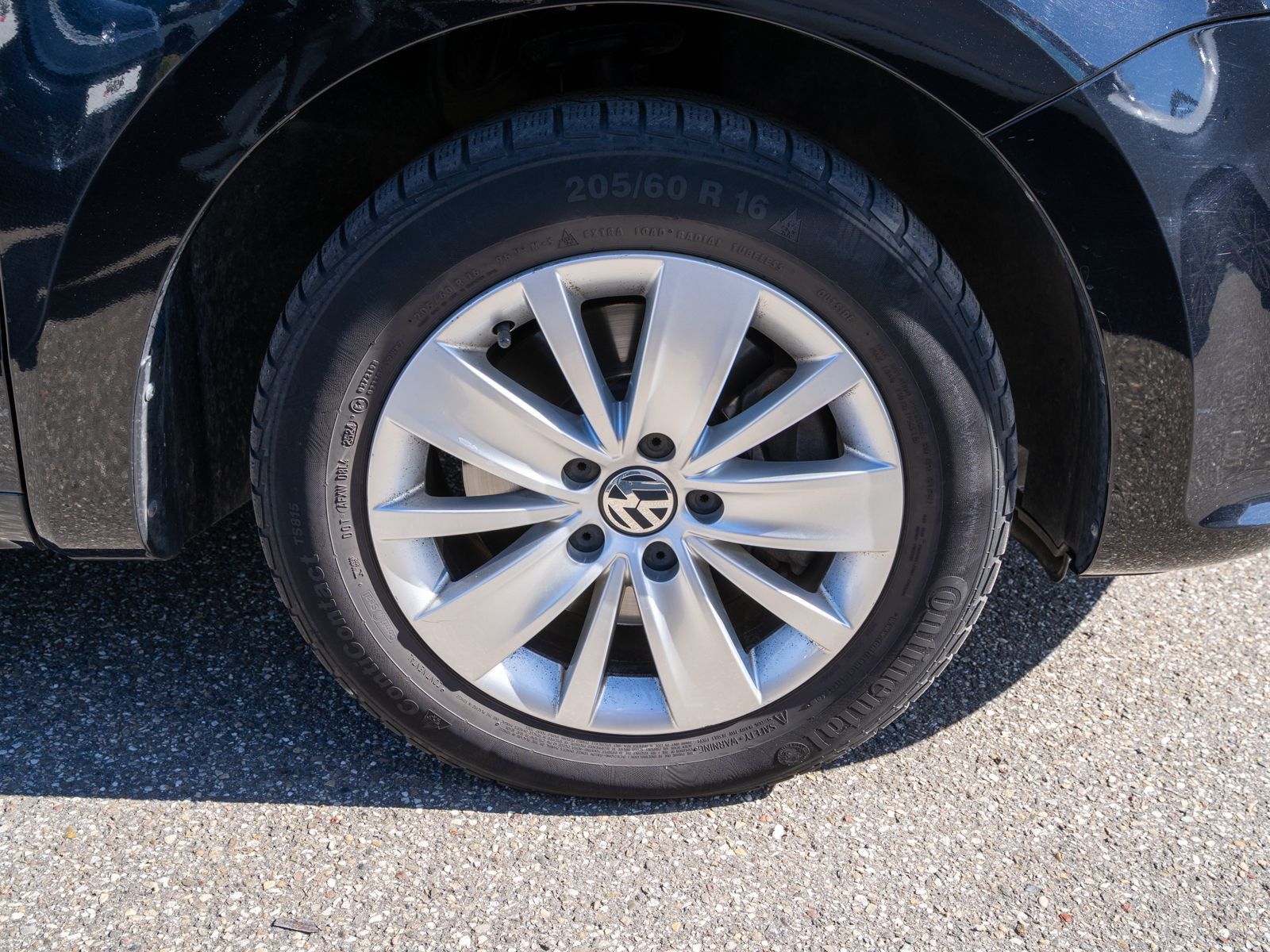 Fahrzeugabbildung Volkswagen Sharan Comfortline 1.4 TSI DSG Navi PDC AHK 7-S