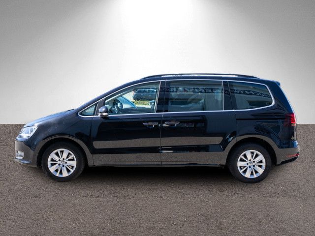 Fahrzeugabbildung Volkswagen Sharan Comfortline 1.4 TSI DSG Navi PDC AHK 7-S