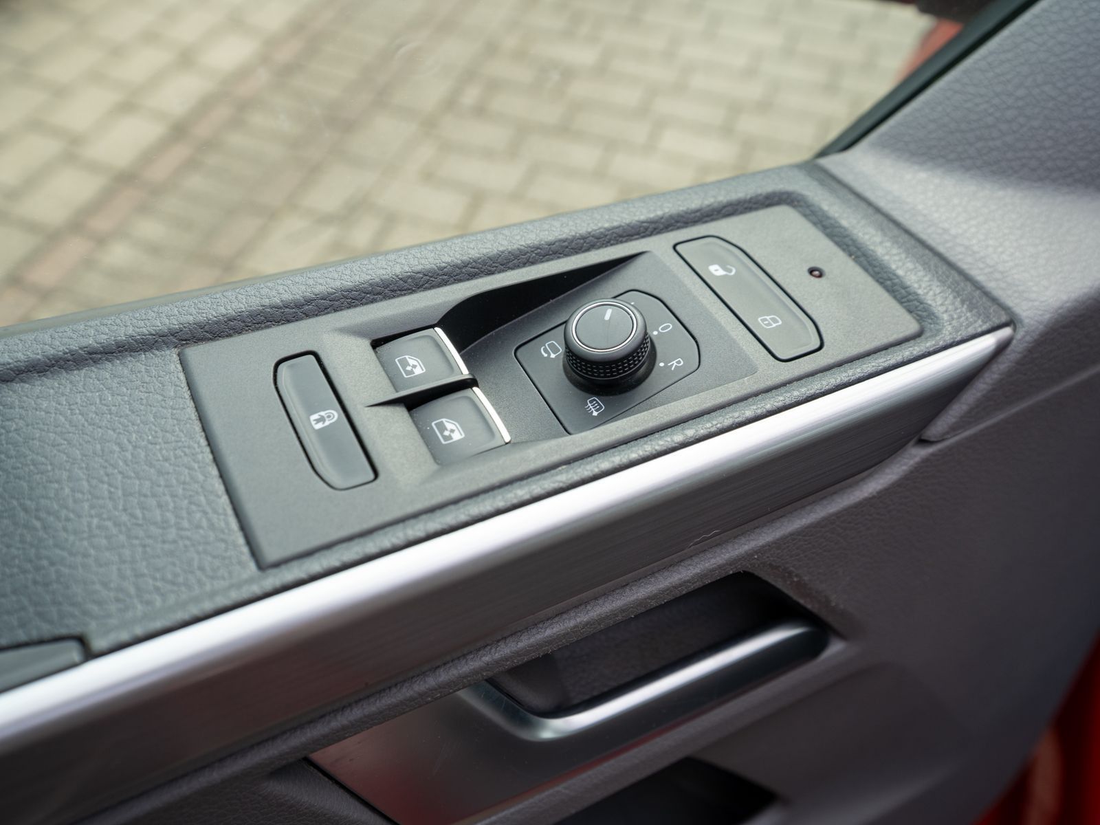Fahrzeugabbildung Volkswagen T6.1 California Beach 2.0TDI DSG LED Navi ZU HEI