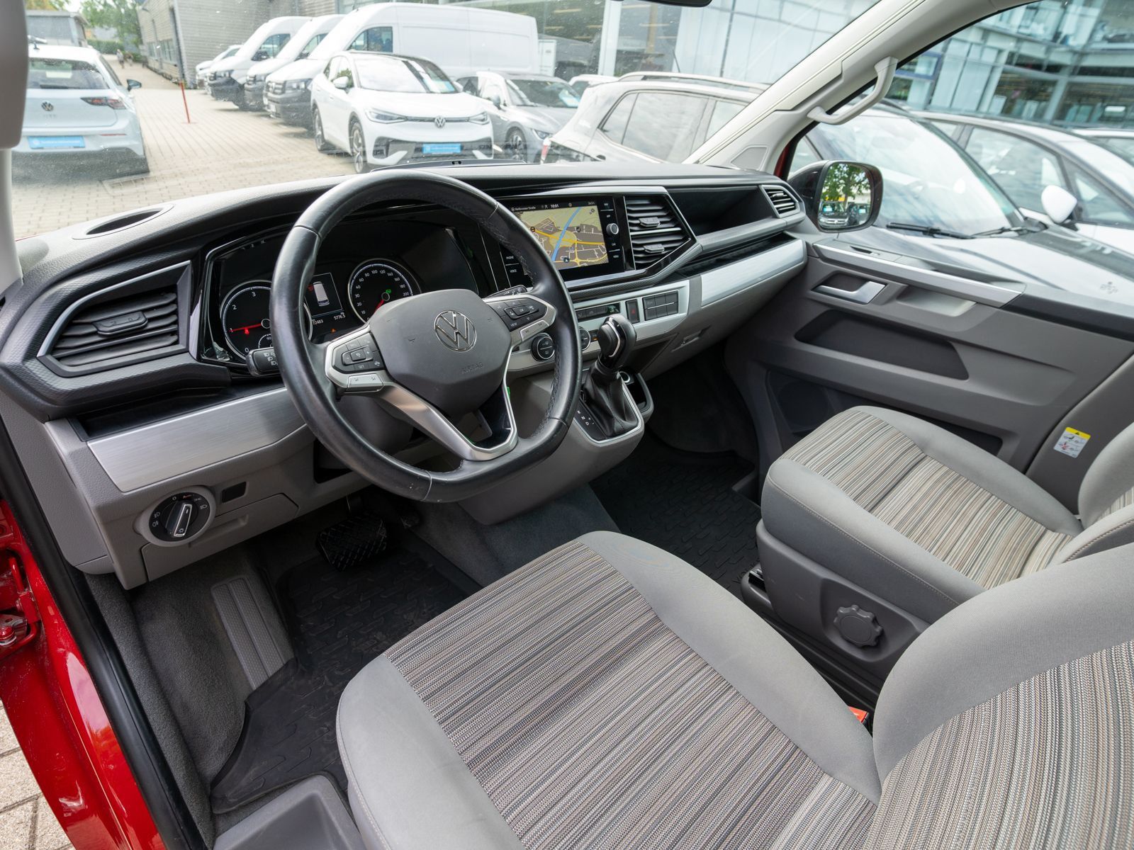Fahrzeugabbildung Volkswagen T6.1 California Beach 2.0TDI DSG LED Navi ZU HEI