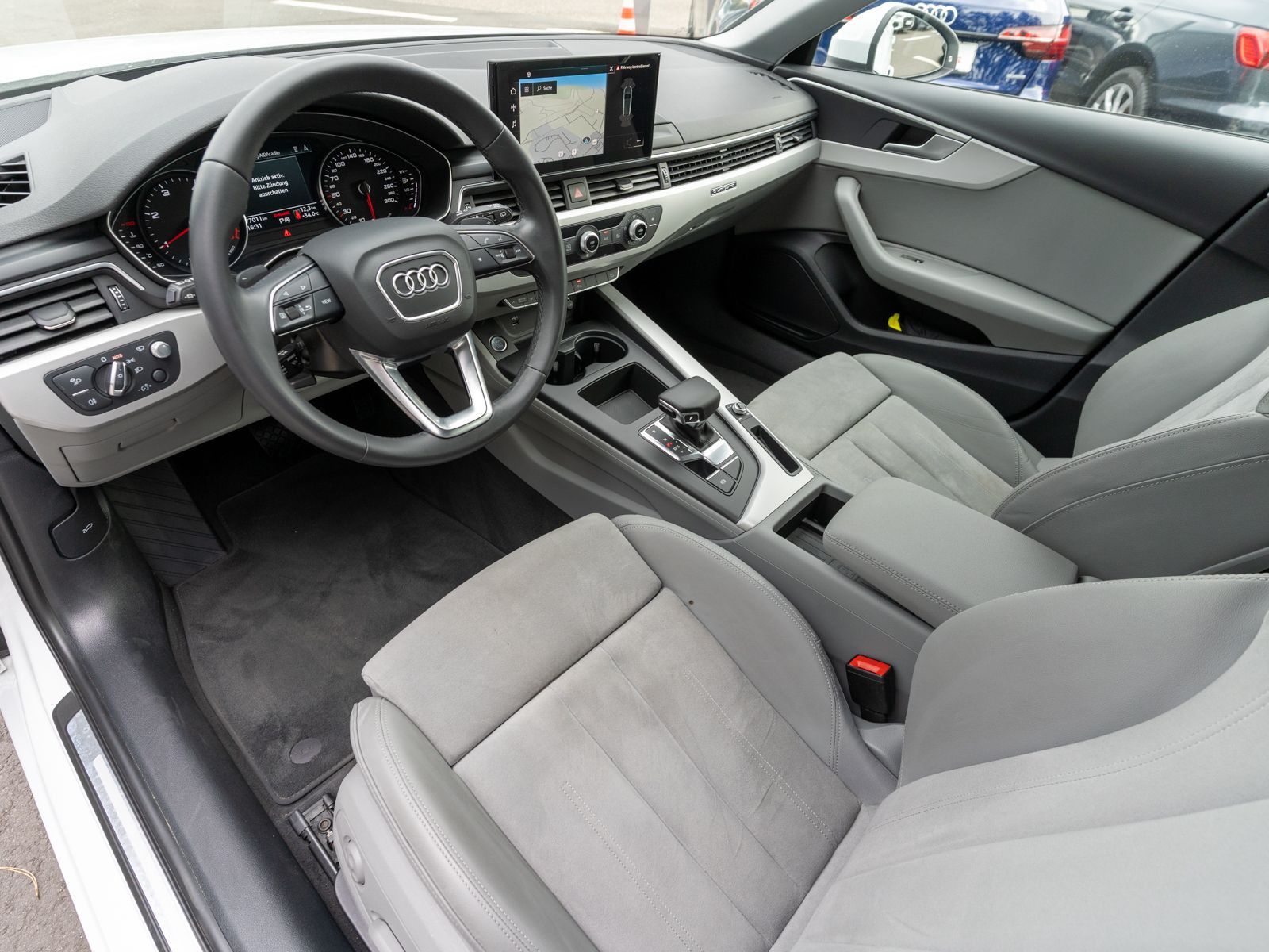Fahrzeugabbildung Audi A4 Avant 40TDI quattro NAVI MATRIX HUD ACC PDC