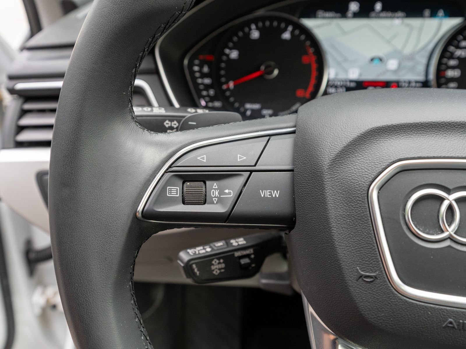 Fahrzeugabbildung Audi A4 Avant 40TDI quattro NAVI MATRIX HUD ACC PDC