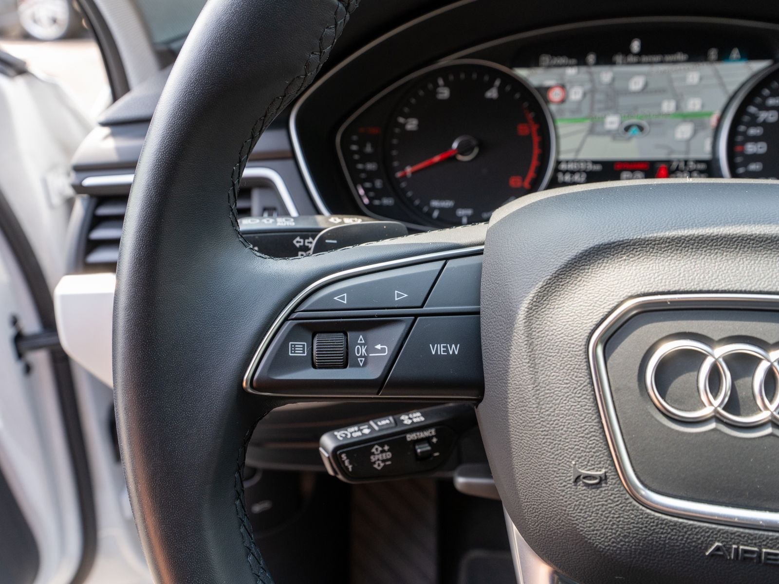 Fahrzeugabbildung Audi A4 Avant 40TDI Stronic LED Navi RFK ACC SHZ AHK