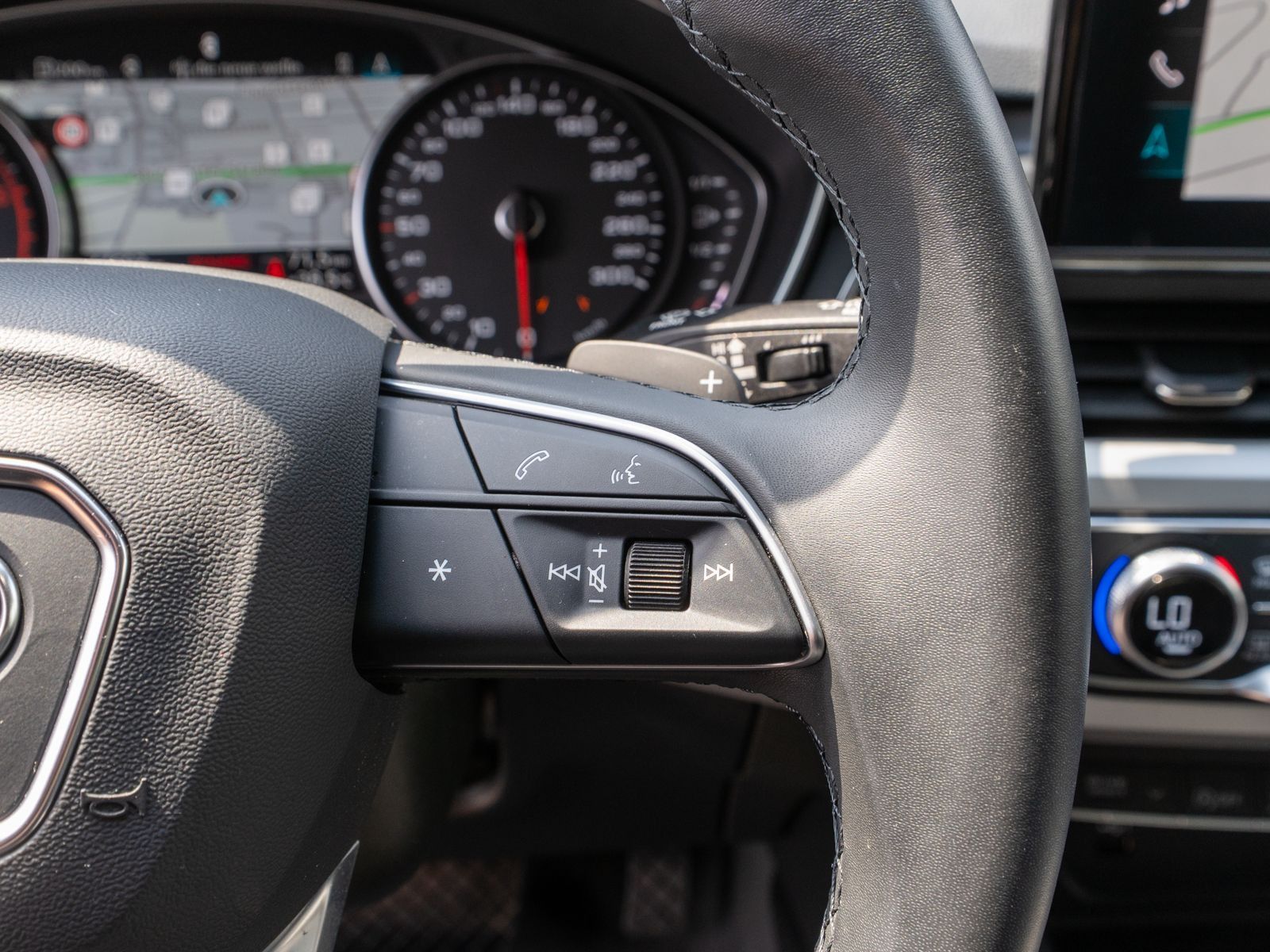 Fahrzeugabbildung Audi A4 Avant 40TDI Stronic LED Navi RFK ACC SHZ AHK