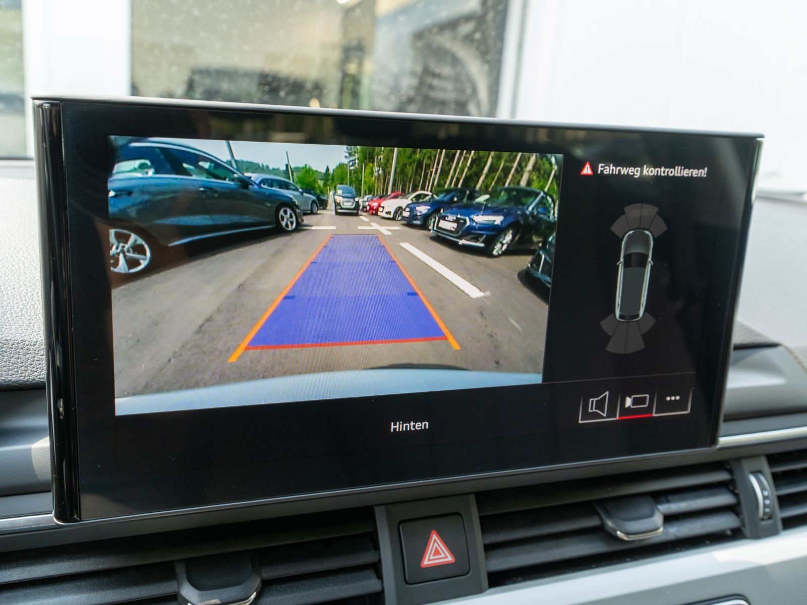 Fahrzeugabbildung Audi A4 Avant 40TDI Stronic LED Navi RFK ACC SHZ AHK