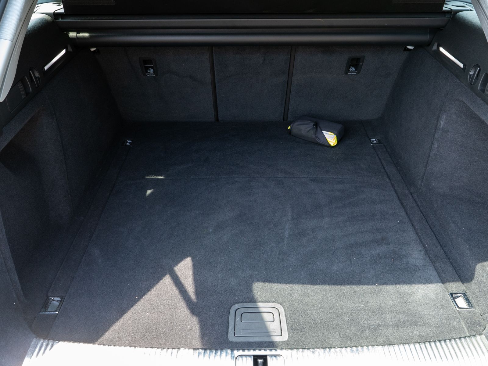 Fahrzeugabbildung Audi A4 Avant 40TDI Stronic LED Navi RFK ACC SHZ AHK