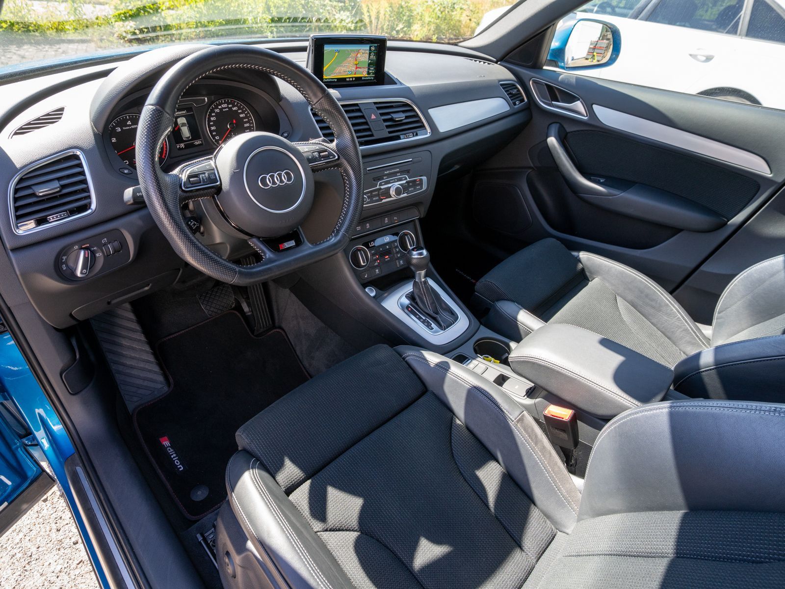 Fahrzeugabbildung Audi Q3 S line 1.4 TFSI cod NAVI LED PDC GRA SHZ