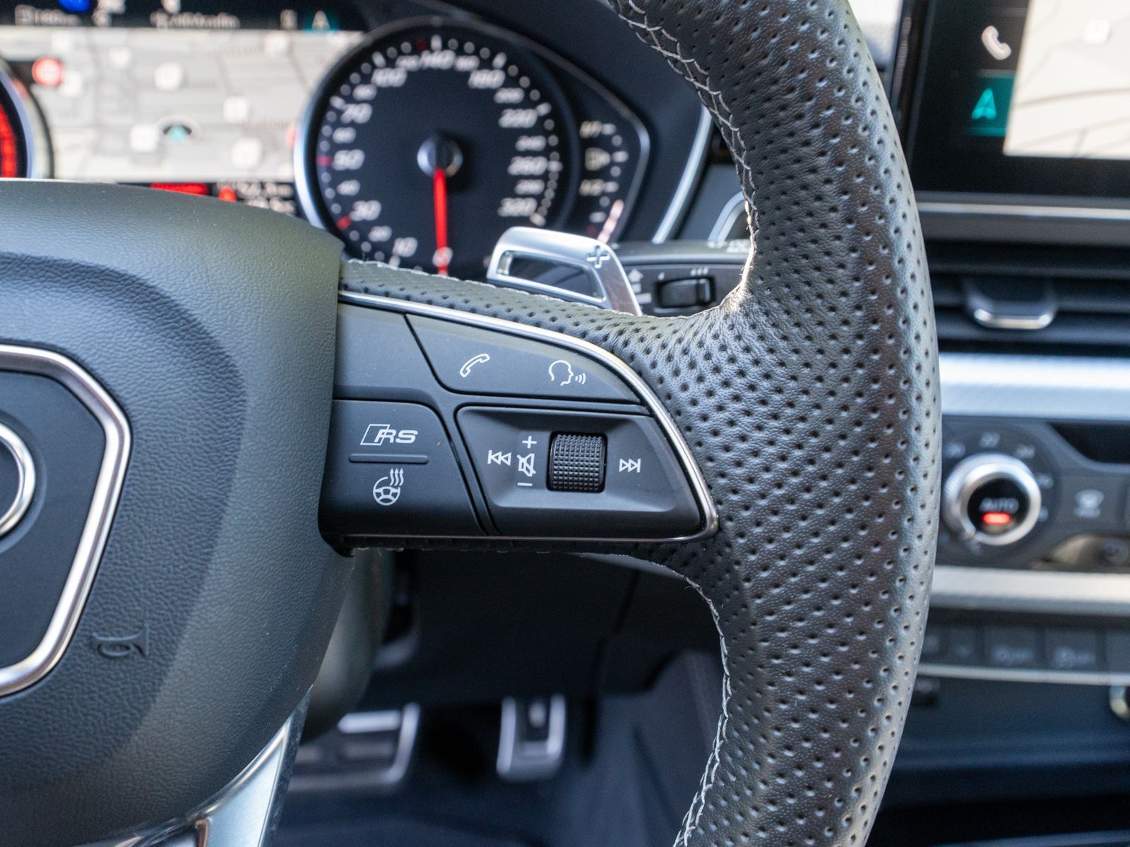 Fahrzeugabbildung Audi RS 4 Avant 2.9TFSI tiptron MATRIX ACC HUD RS-AGA