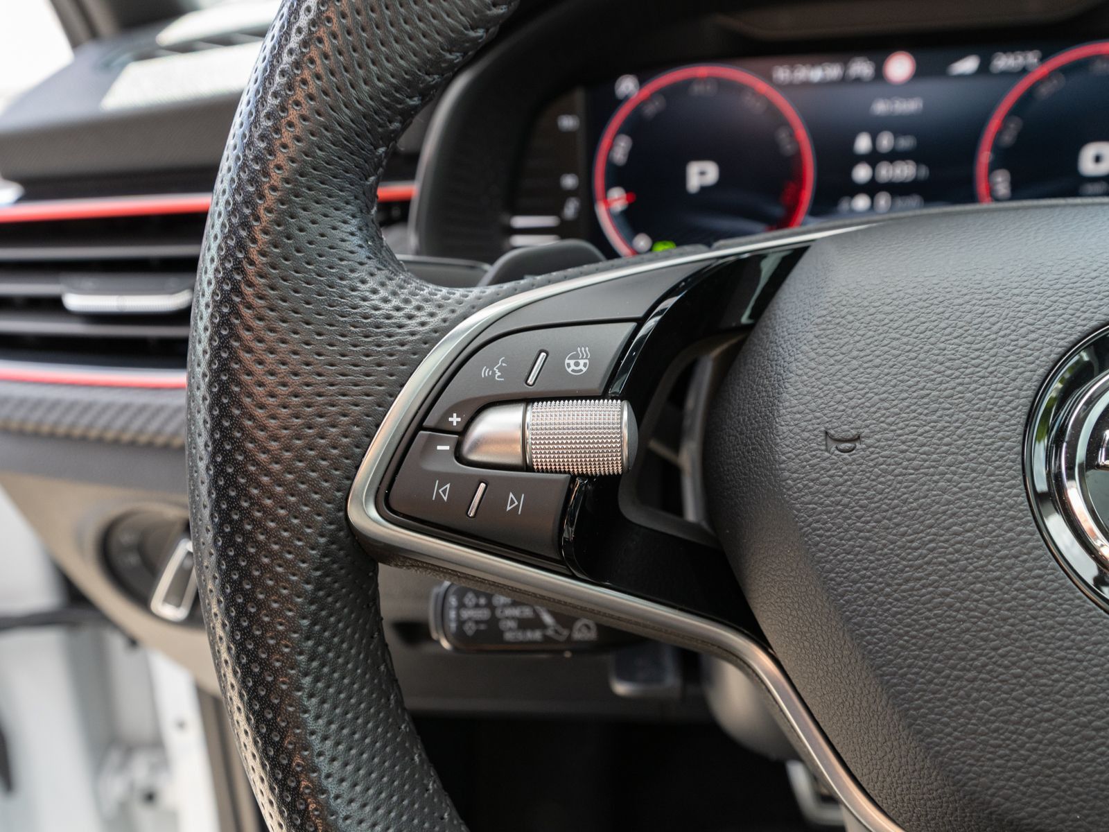 Fahrzeugabbildung SKODA Scala Monte Carlo 1.0 TSI DSG LED Navi RFK PANO