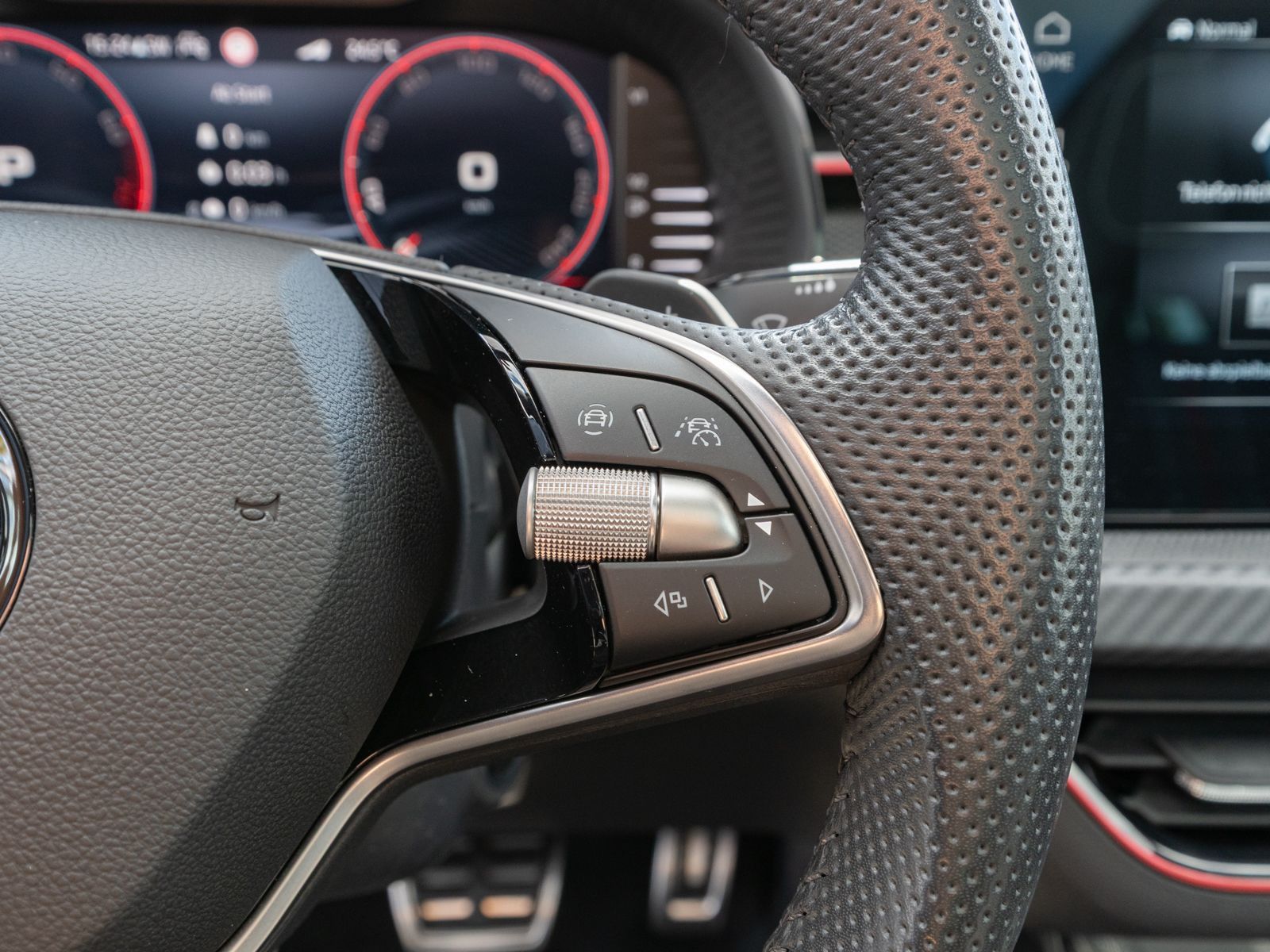 Fahrzeugabbildung SKODA Scala Monte Carlo 1.0 TSI DSG LED Navi RFK PANO