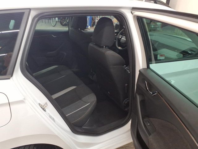 Fahrzeugabbildung SKODA Kamiq Selection 1.5TSI DSG LED Navi RFK SHZ PANO