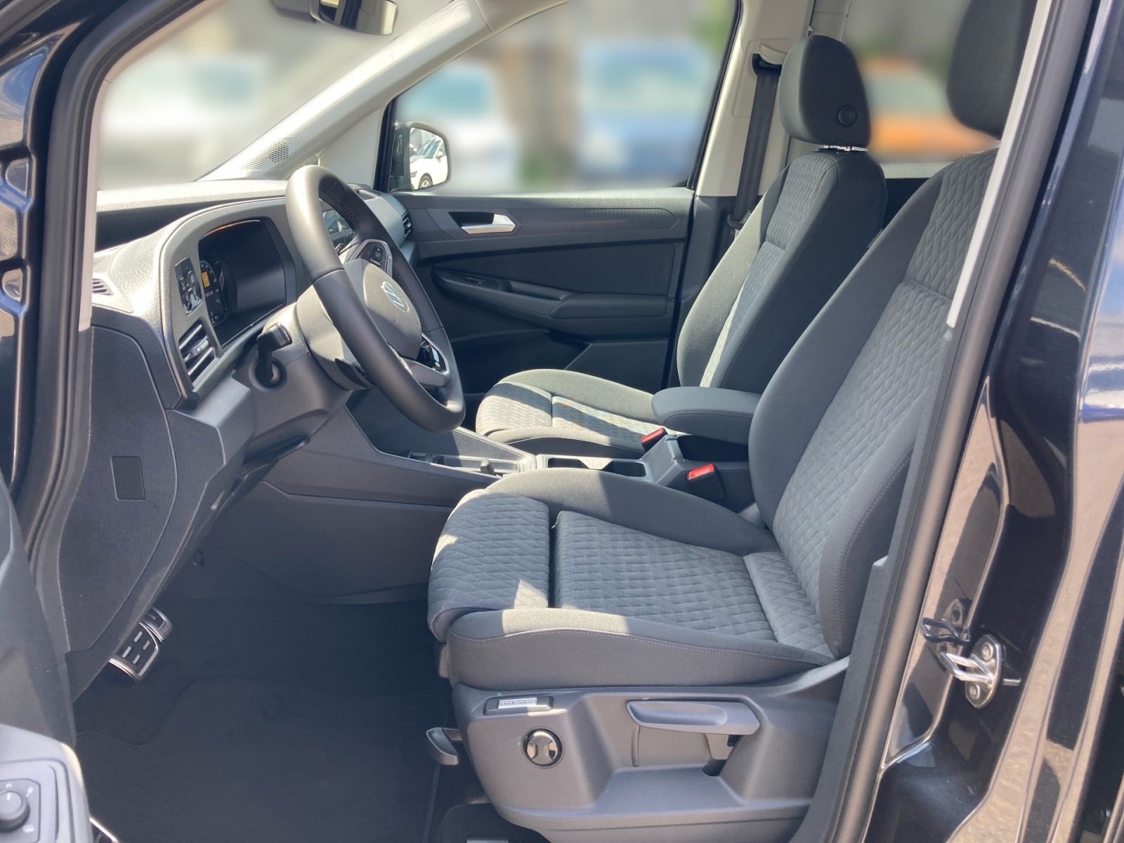 Fahrzeugabbildung Volkswagen Caddy Maxi ENERGY 7-Sitzer 2.0 TDI DSG AHK GJR