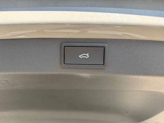 Fahrzeugabbildung SKODA Karoq Sportline 2,0TSI 190PS DSG 4x4 Navi AHK