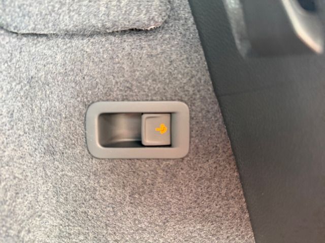 Fahrzeugabbildung SKODA Karoq Sportline 2,0TSI 190PS DSG 4x4 Navi AHK