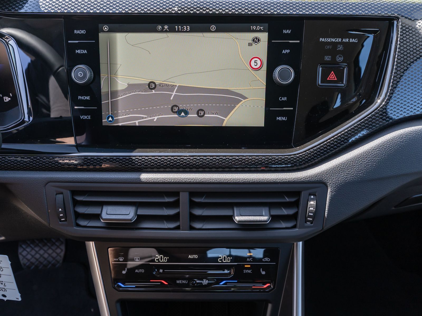 Fahrzeugabbildung Volkswagen Taigo Life 1.0 TSI DSG LED Navi RFK PDC SHZ AHK