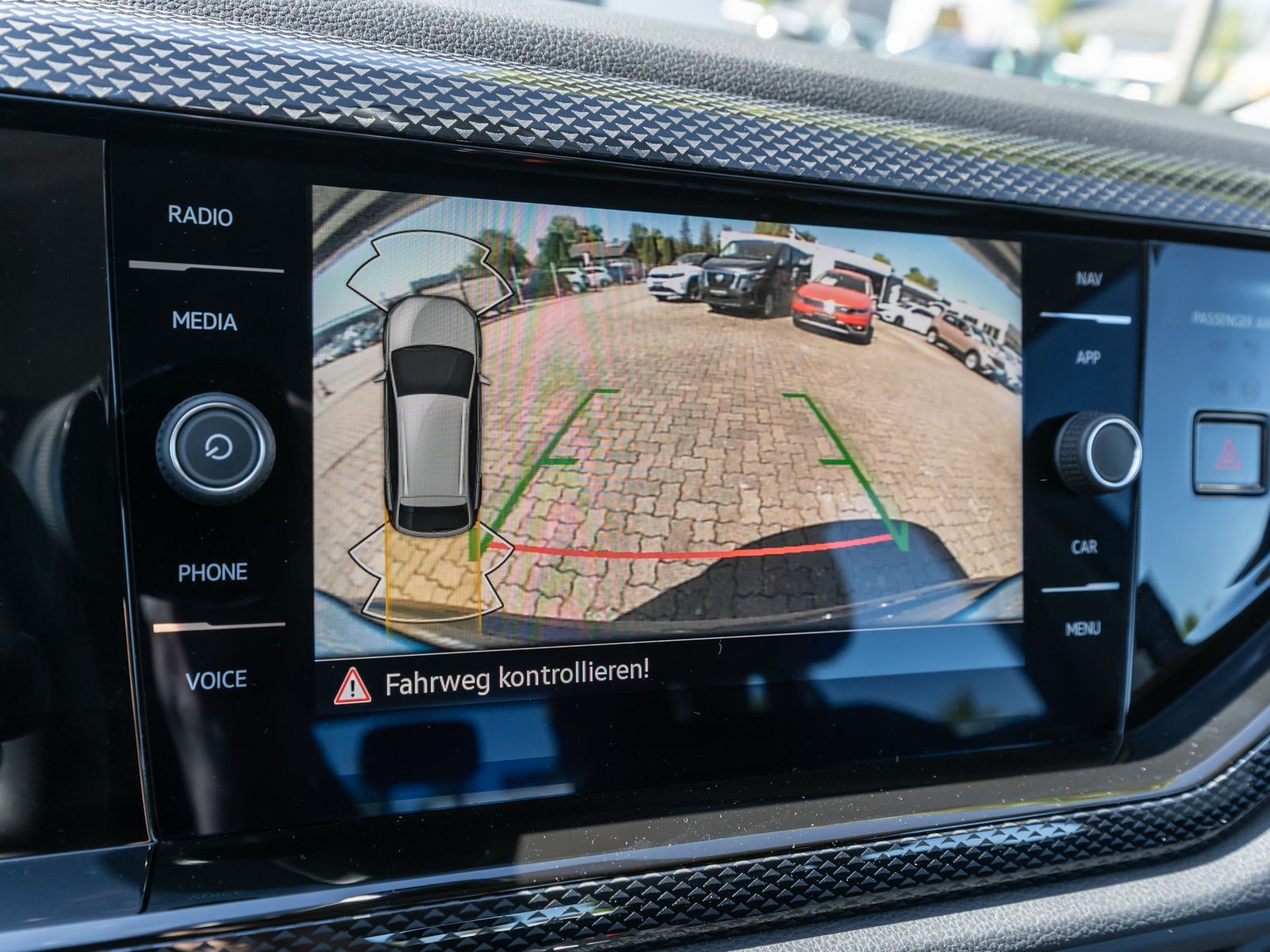 Fahrzeugabbildung Volkswagen Taigo Life 1.0 TSI DSG LED Navi RFK PDC SHZ AHK