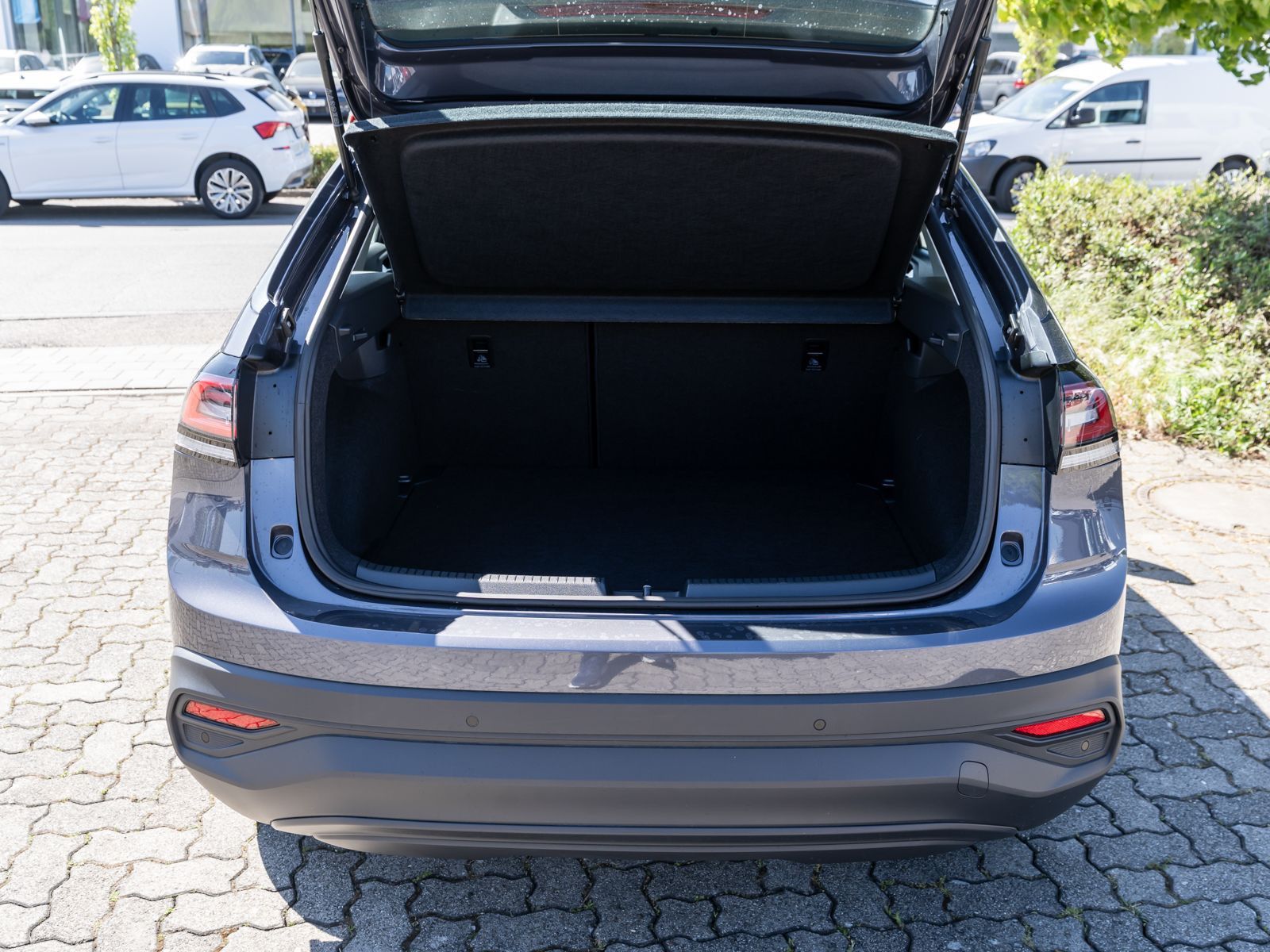 Fahrzeugabbildung Volkswagen Taigo Life 1.0 TSI DSG LED Navi RFK PDC SHZ AHK