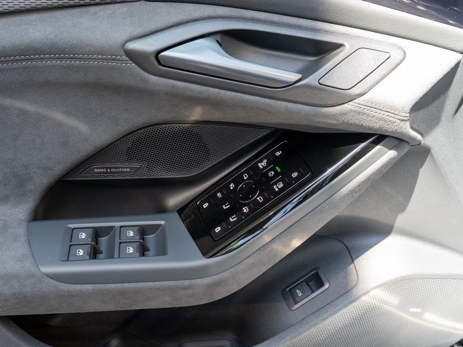Fahrzeugabbildung Audi A6 Sportback e-tron performance S line HUD AHK